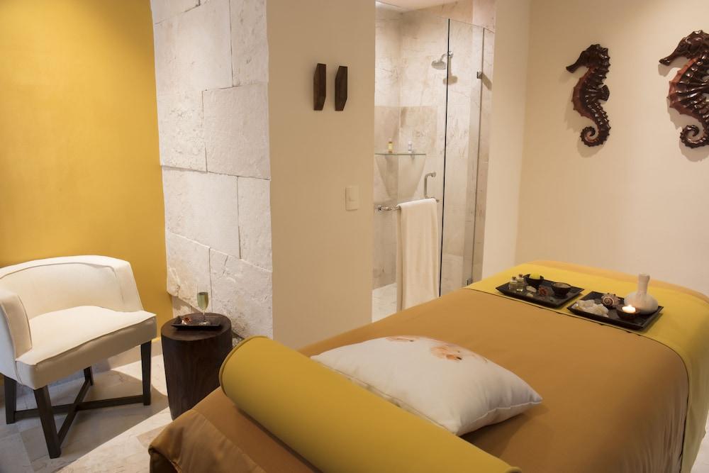 Resort Crown Paradise Golden - Adults Only Puerto Vallarta