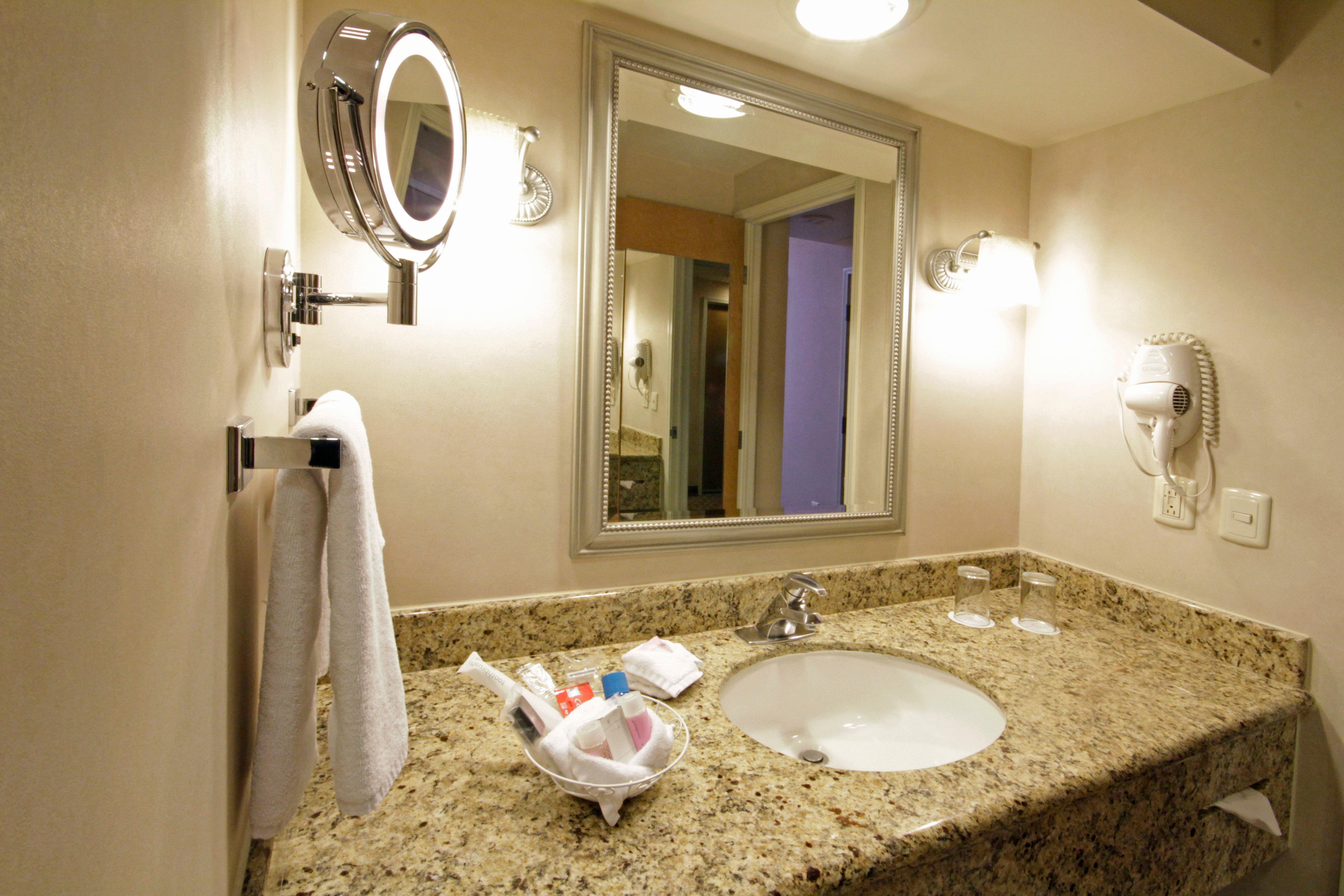 Crowne Plaza By Ihg Hotel