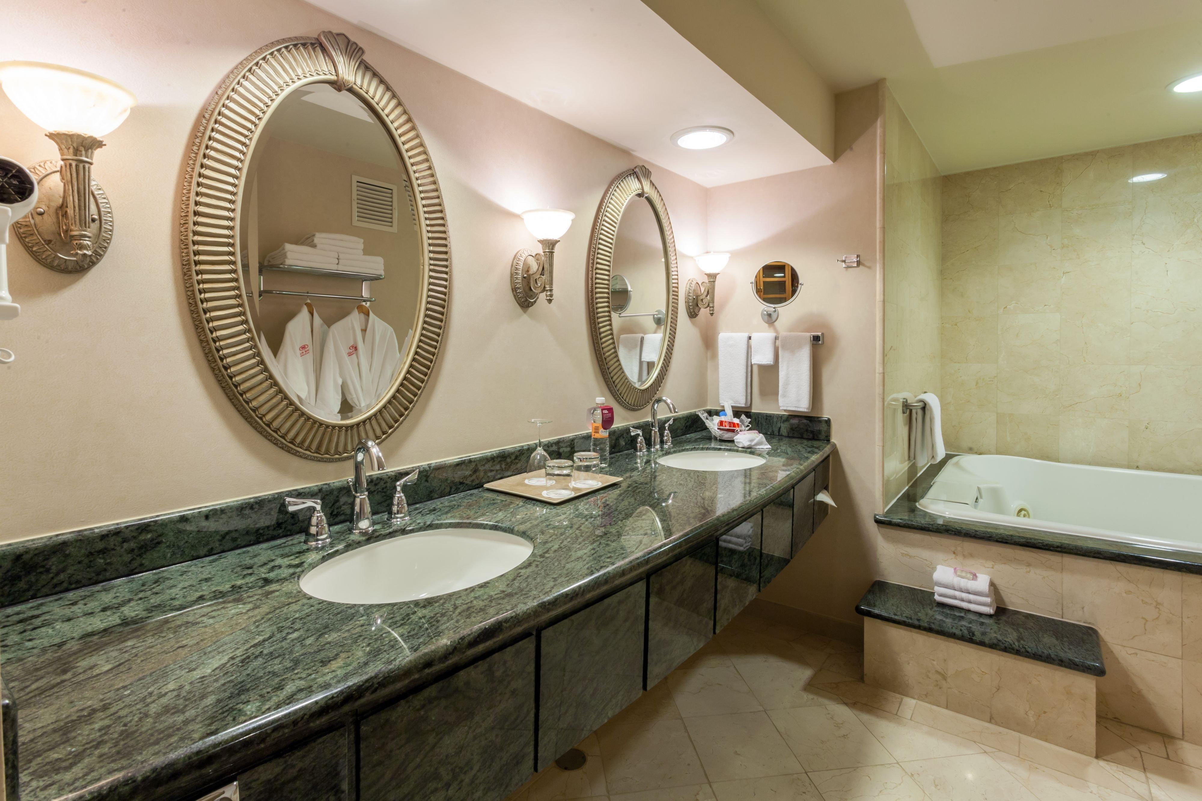 Hotel Crowne Plaza By Ihg 4*