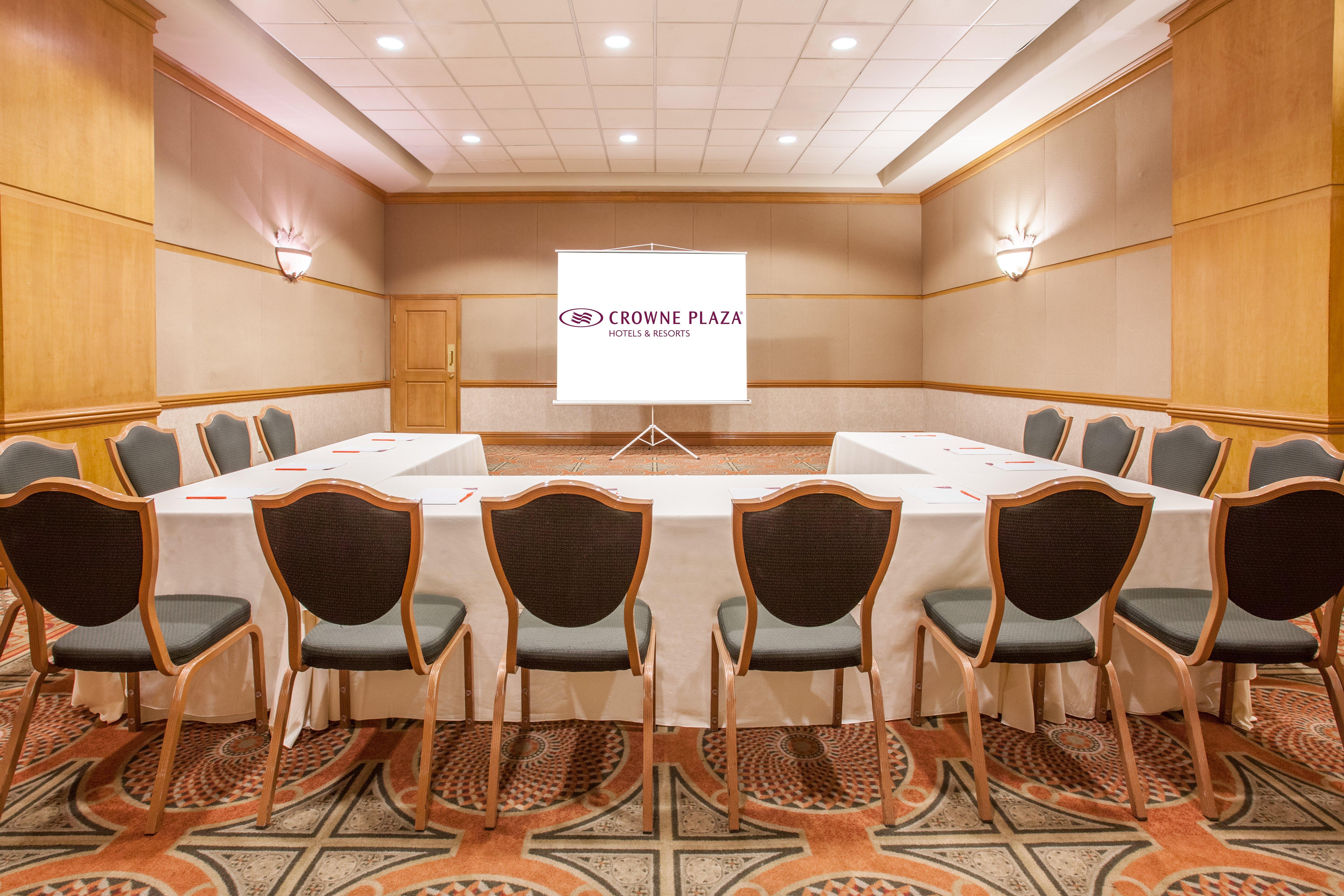 Crowne Plaza By Ihg