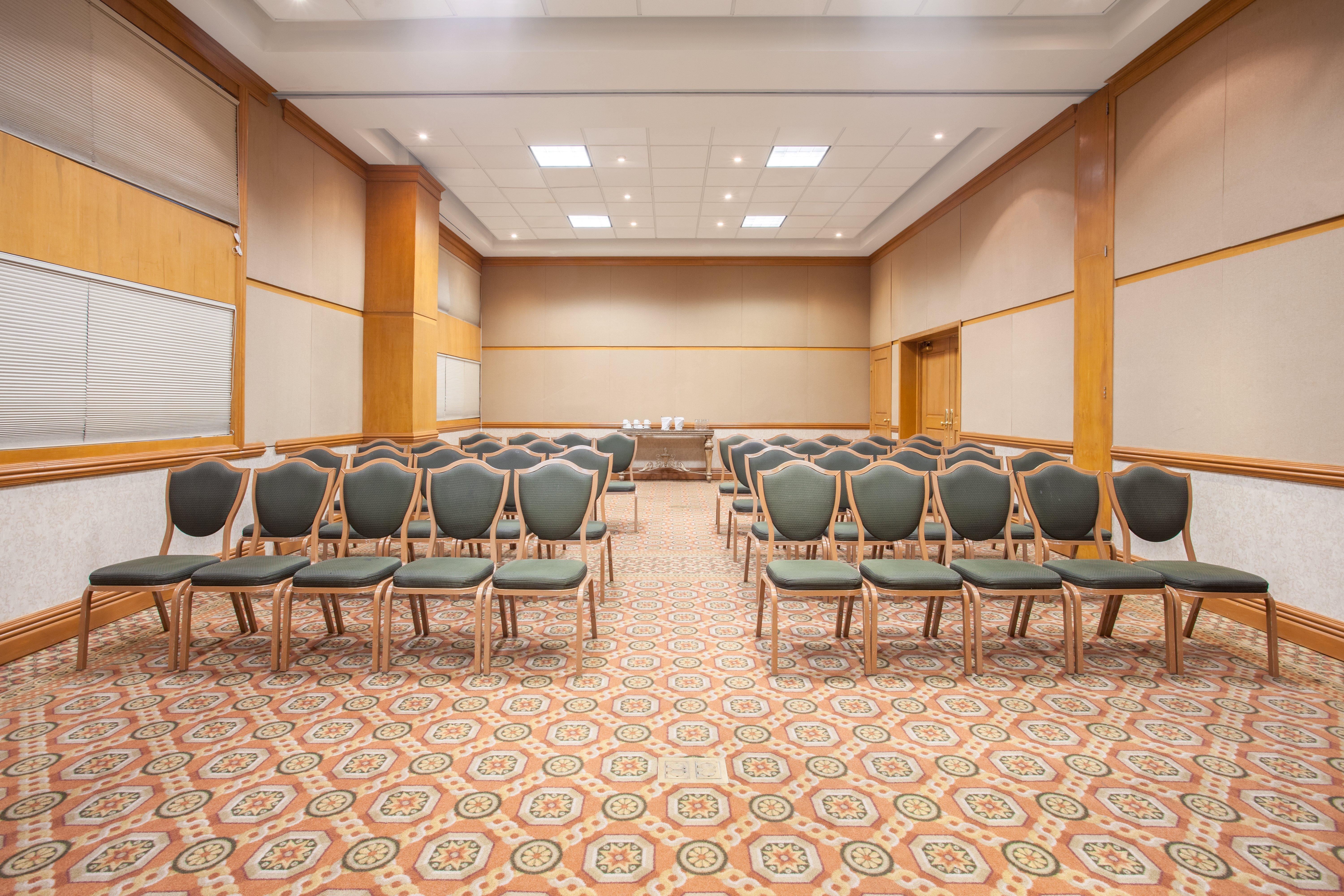 Crowne Plaza By Ihg