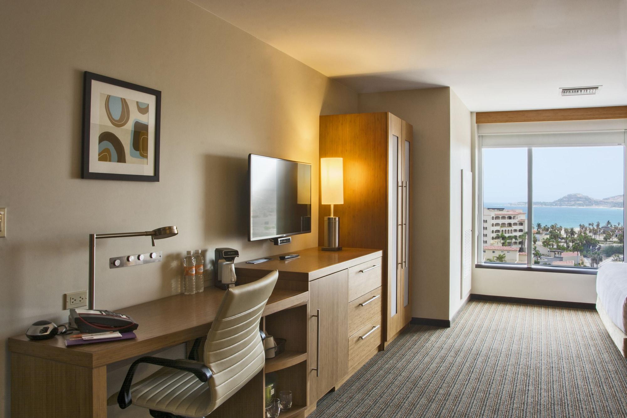 Hyatt Place Cabos 3*