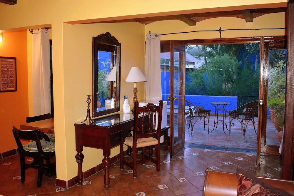 La Del Ensueno Boutique