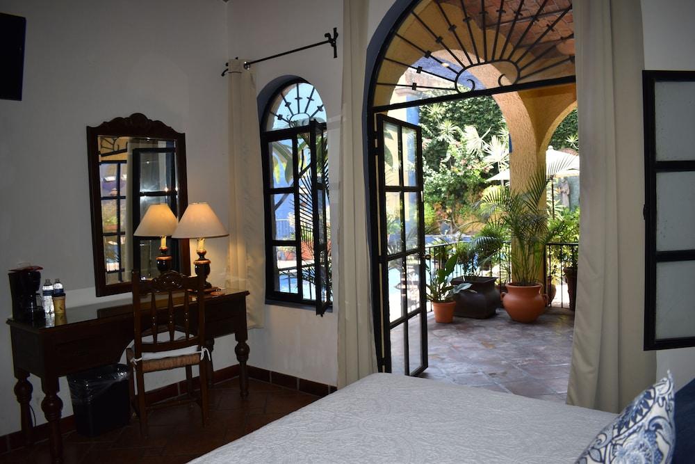 La Del Ensueno Boutique