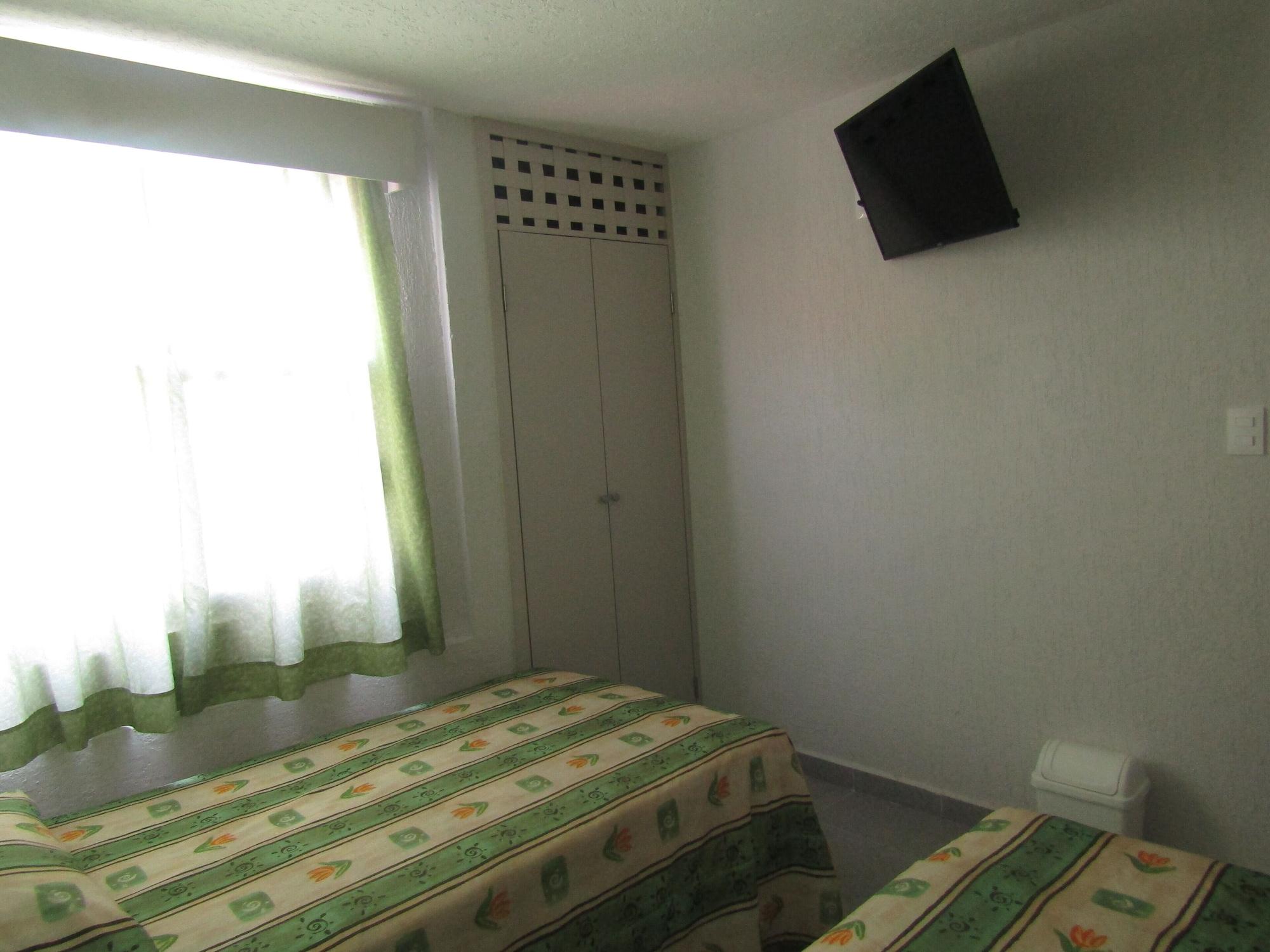 Hotel Dorados Conventions & 4*