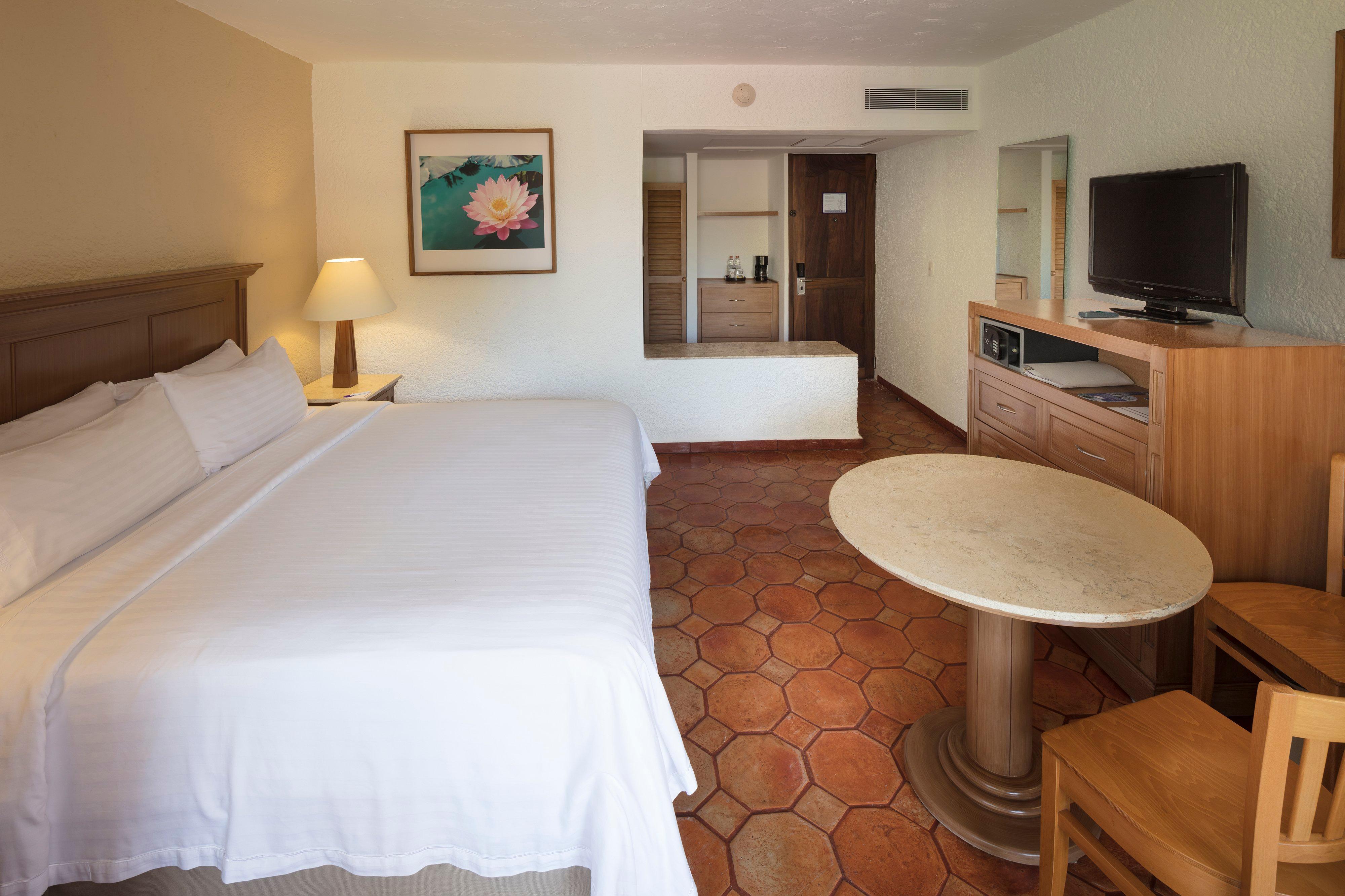 Ixtapa By Ihg Resort 4*