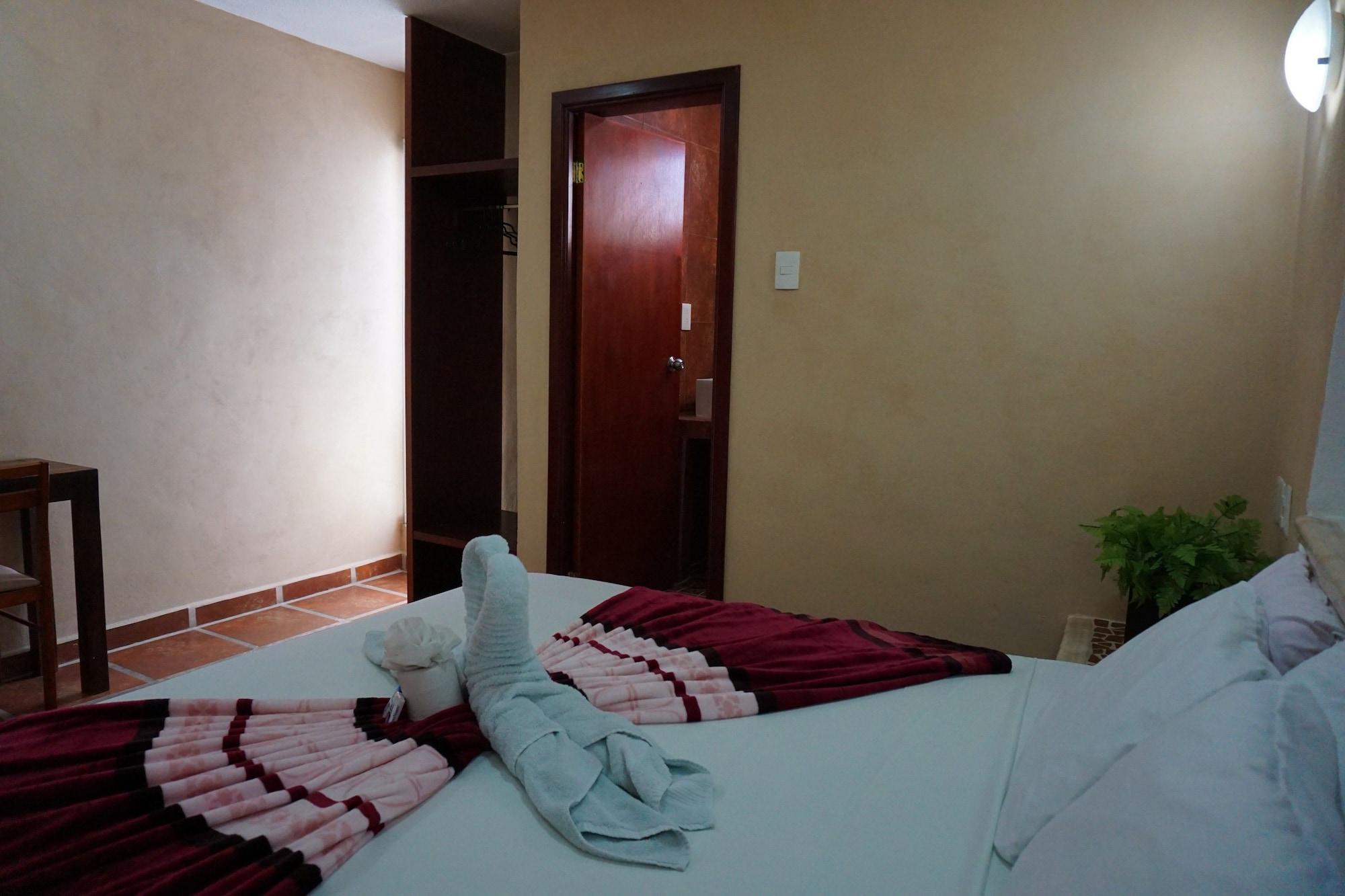 Hotel Real Azteca