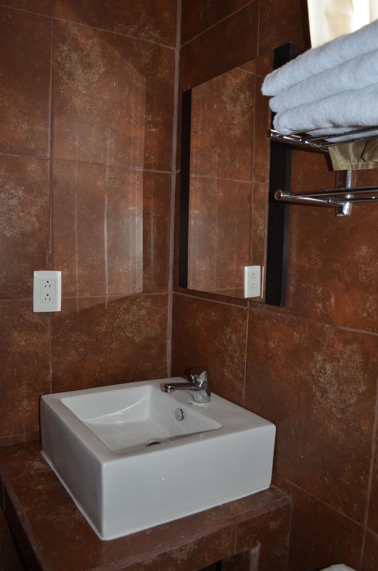 Real Azteca Hotel 3*