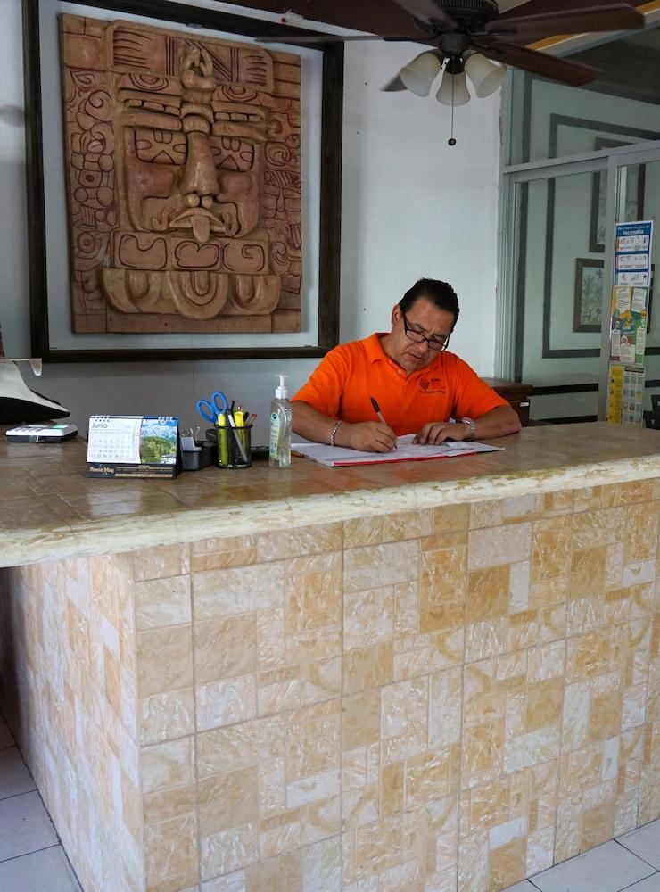 Hotel Real Azteca Chetumal