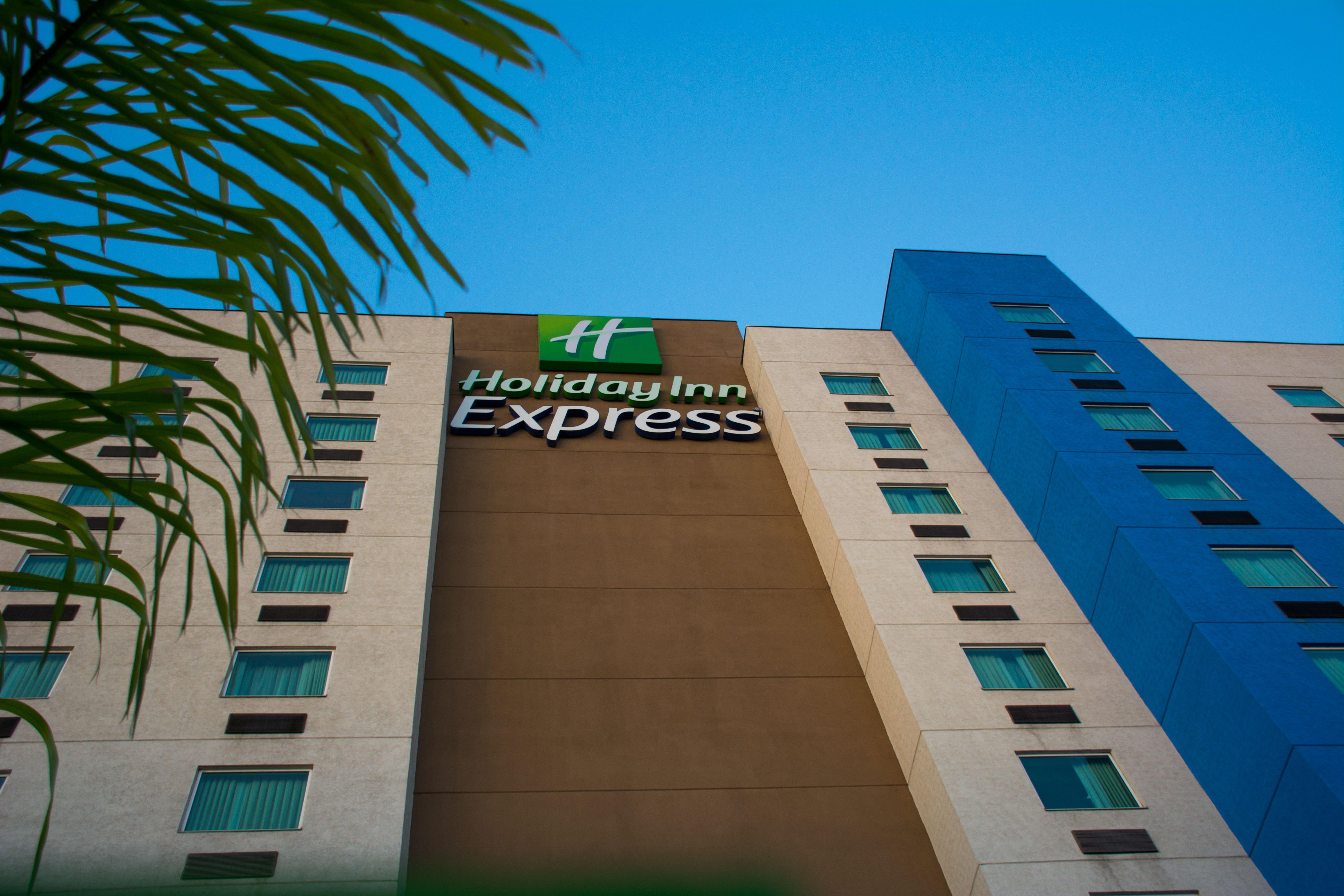Express Zona Aeropuerto By Ihg Hotel 4*