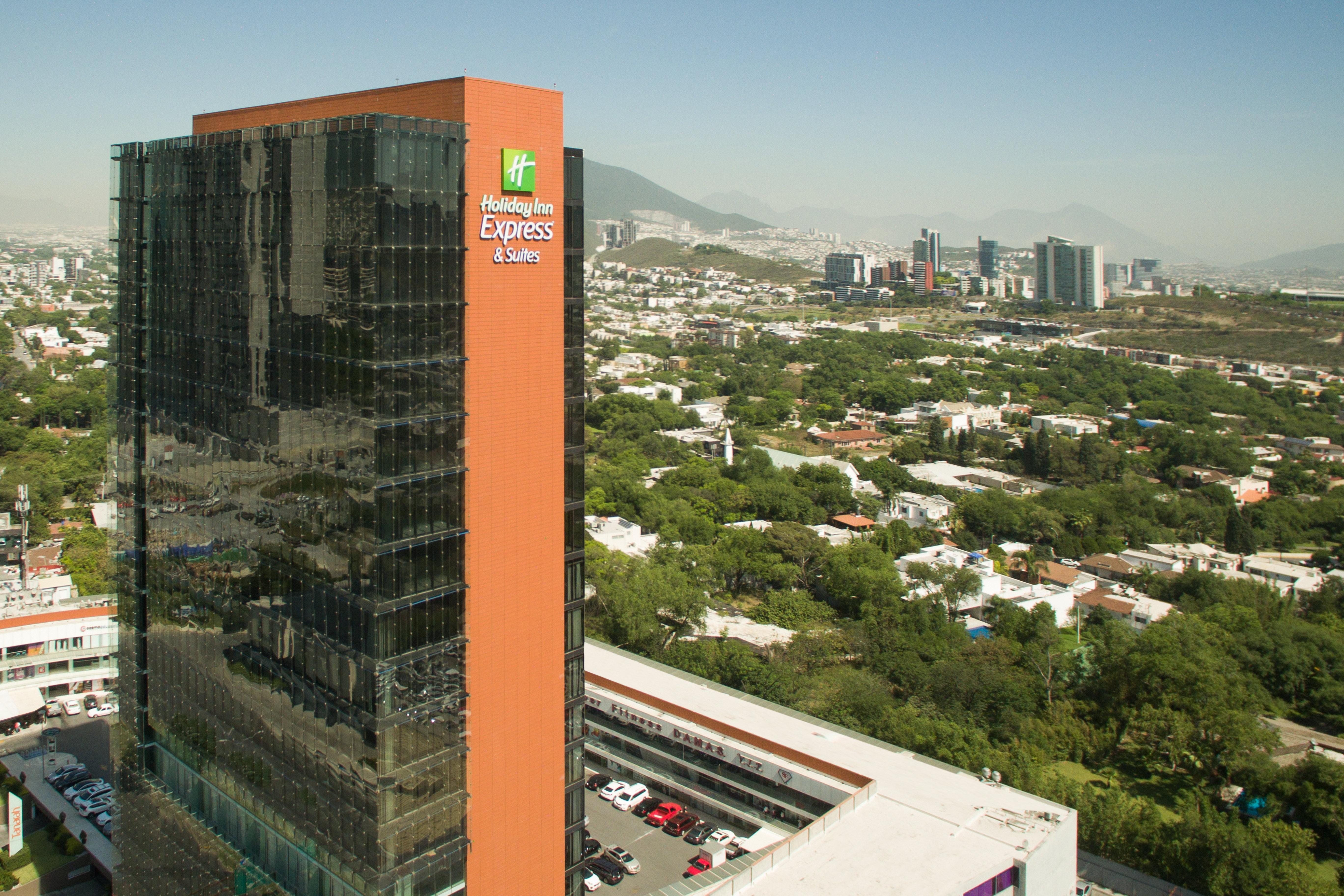 Express & Monterrey Valle By Ihg 3*