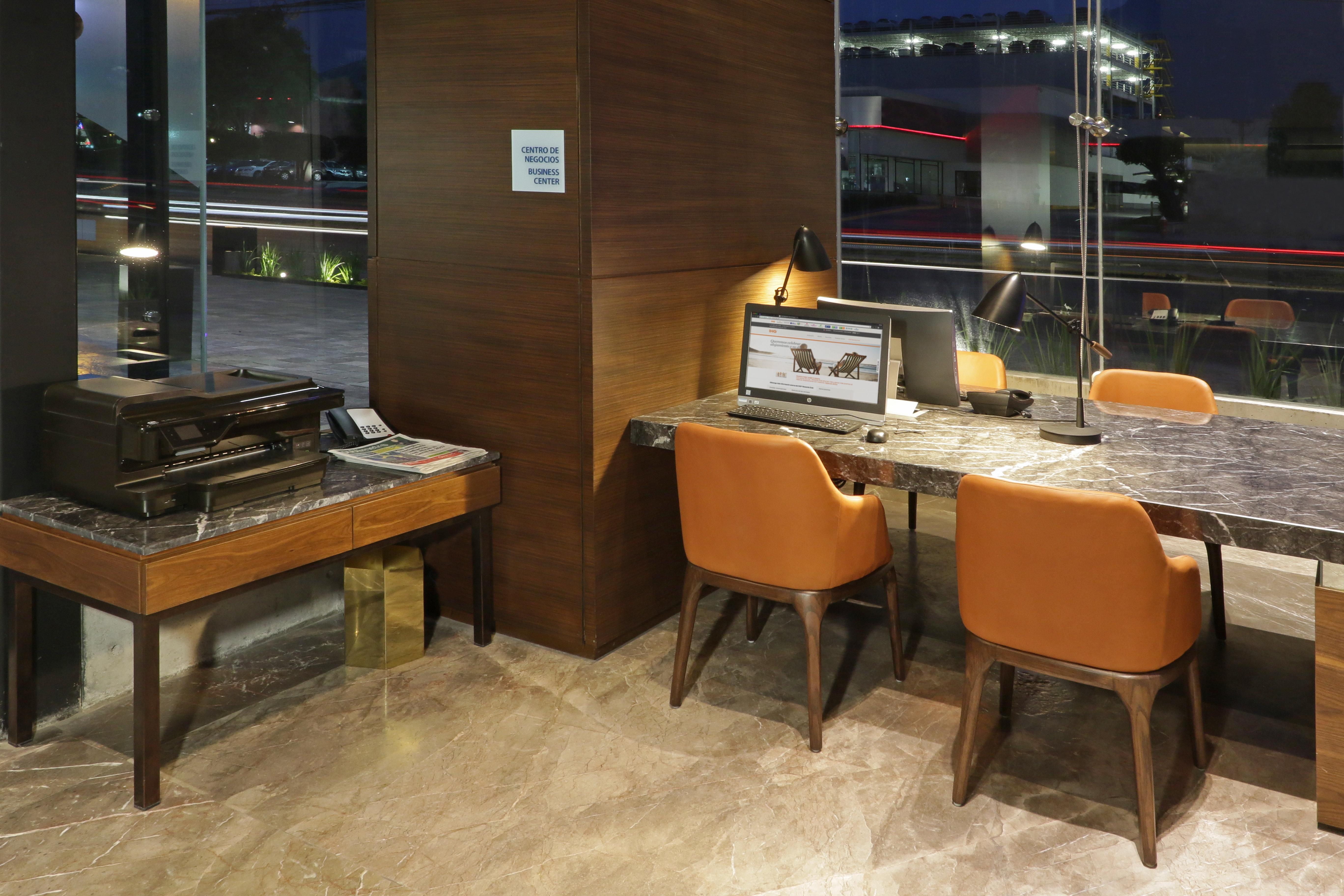 Express & Monterrey Valle By Ihg Hotel 3*