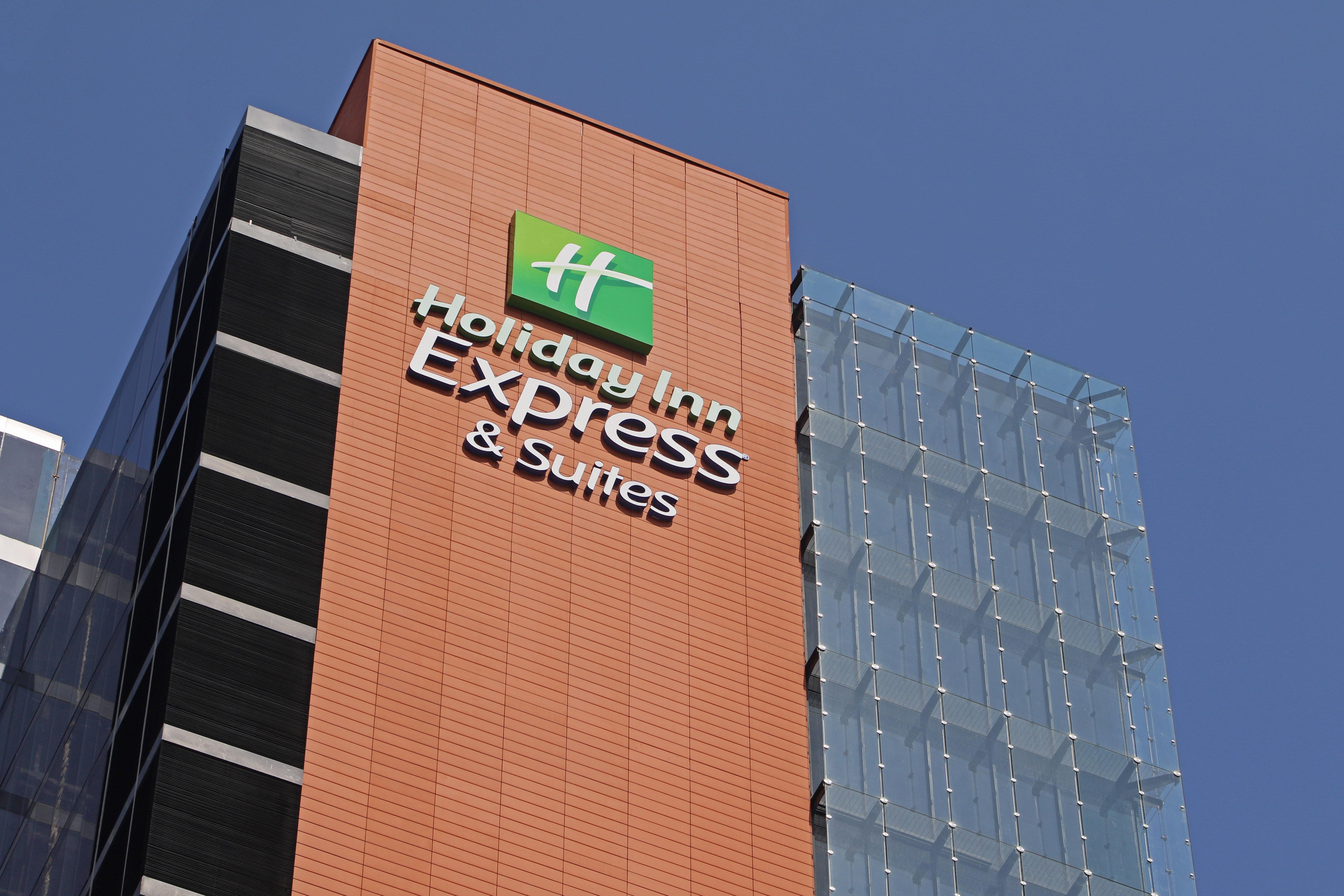 Hotel Express & Monterrey Valle By Ihg 3*