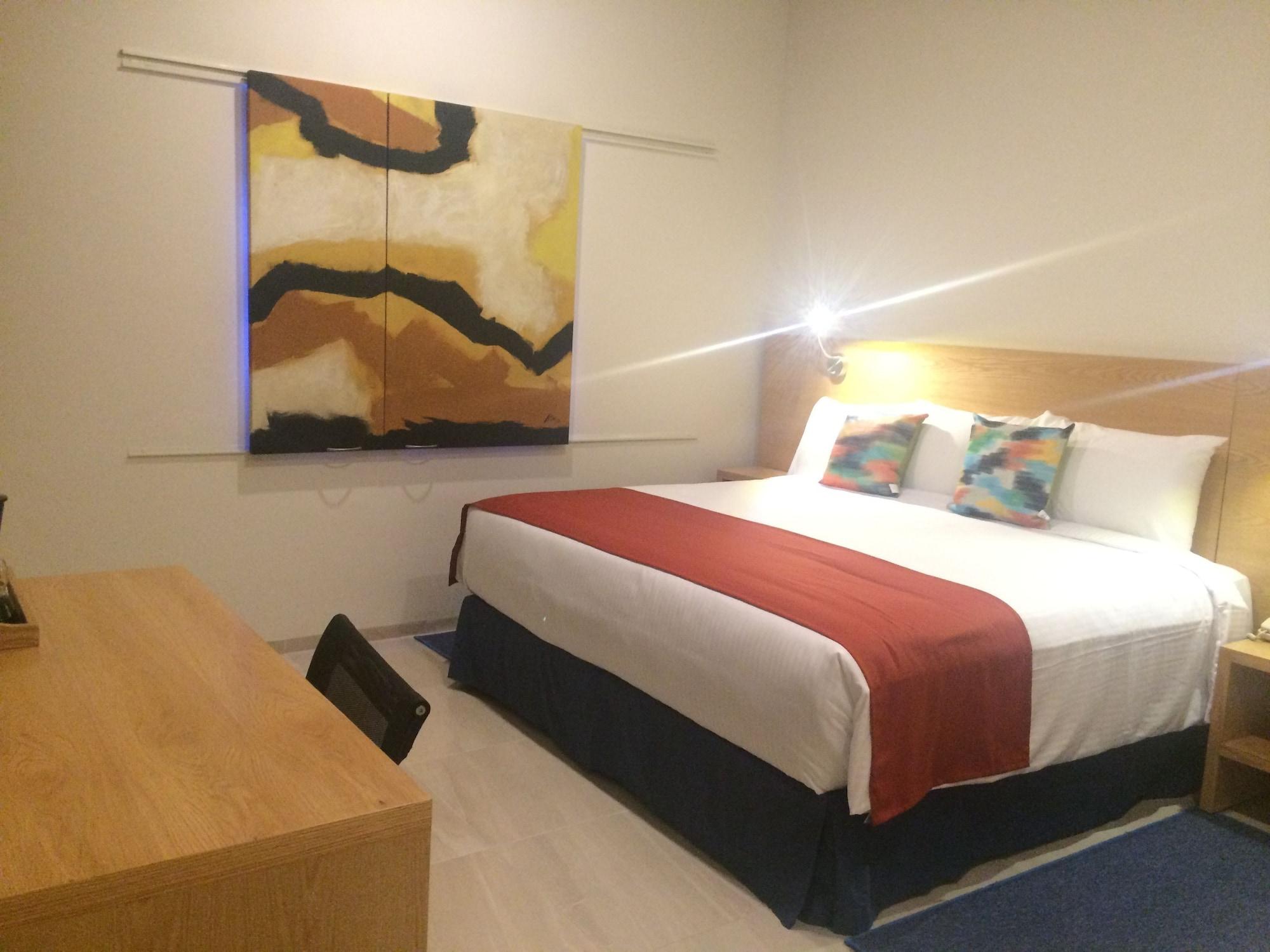 Hit Hoteles Aeropuerto Hotel