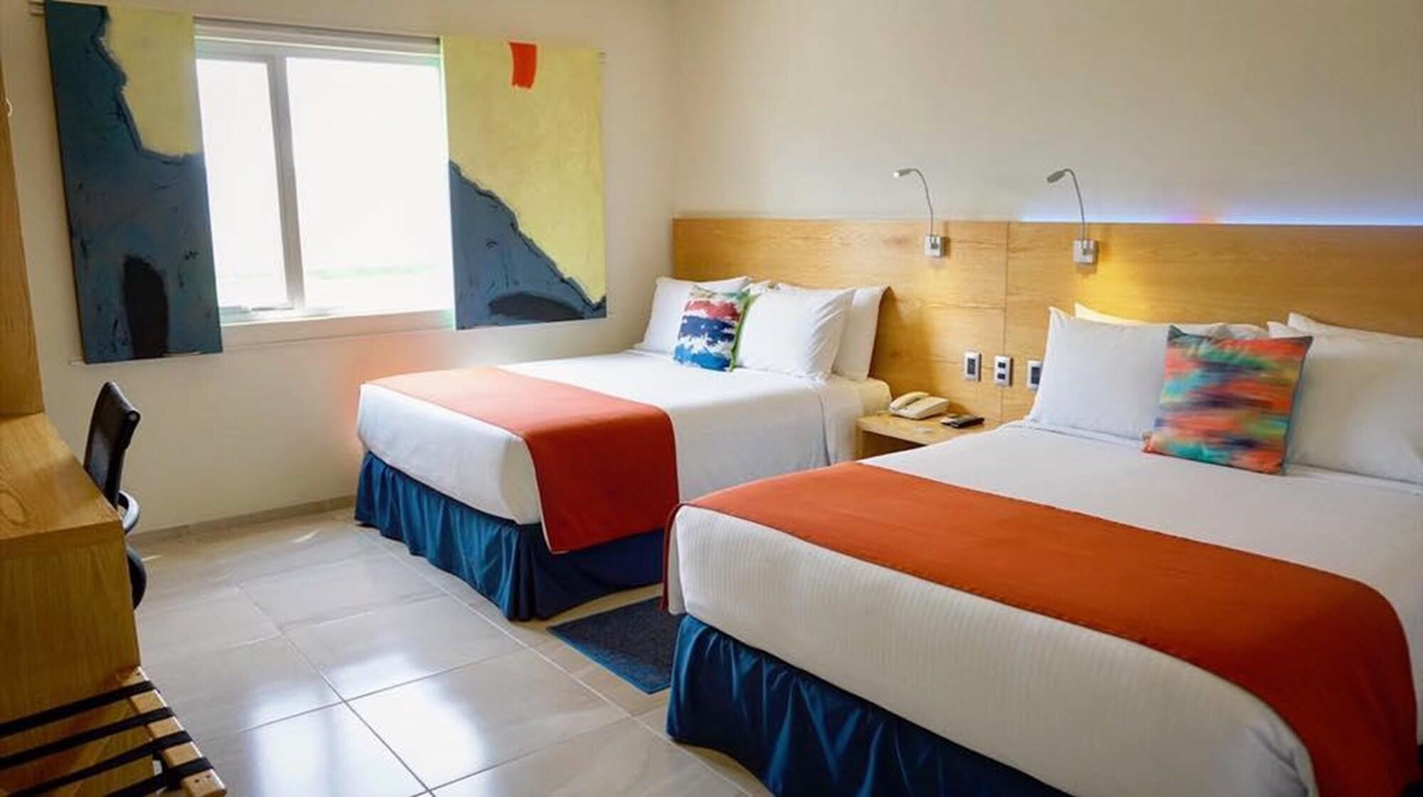 Hit Hoteles Aeropuerto Hotel 4*