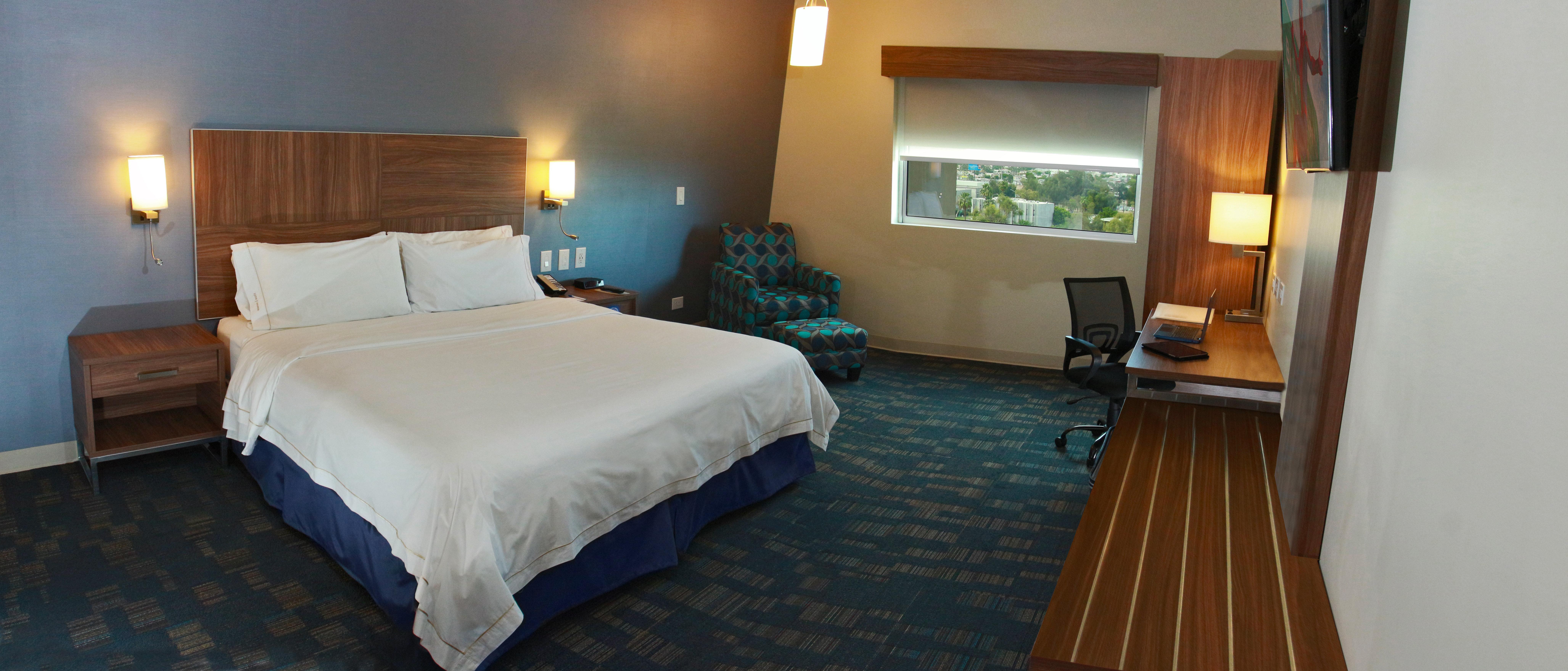 Express & By Ihg Hotel 4*