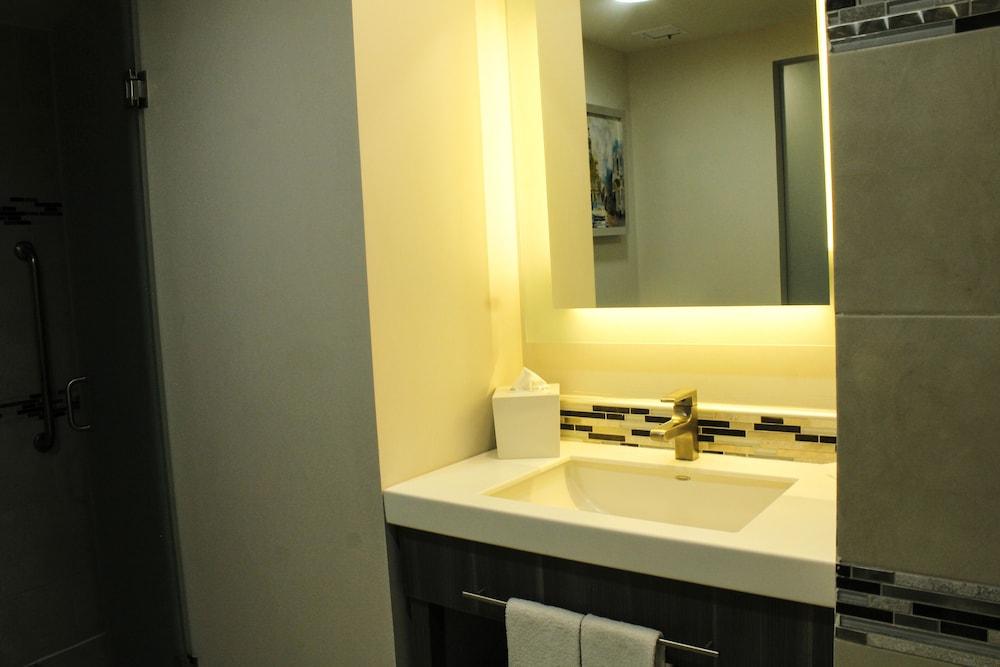 Hampton & By Hilton Aeropuerto Hotel Aguascalientes