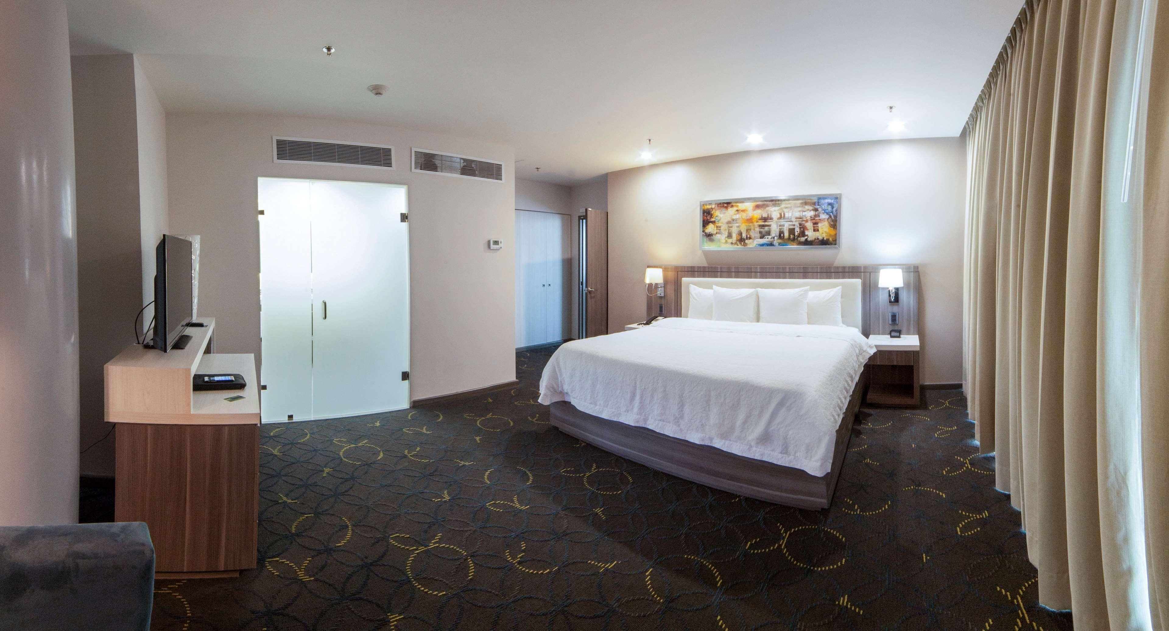 Hampton & By Hilton Aeropuerto Hotel