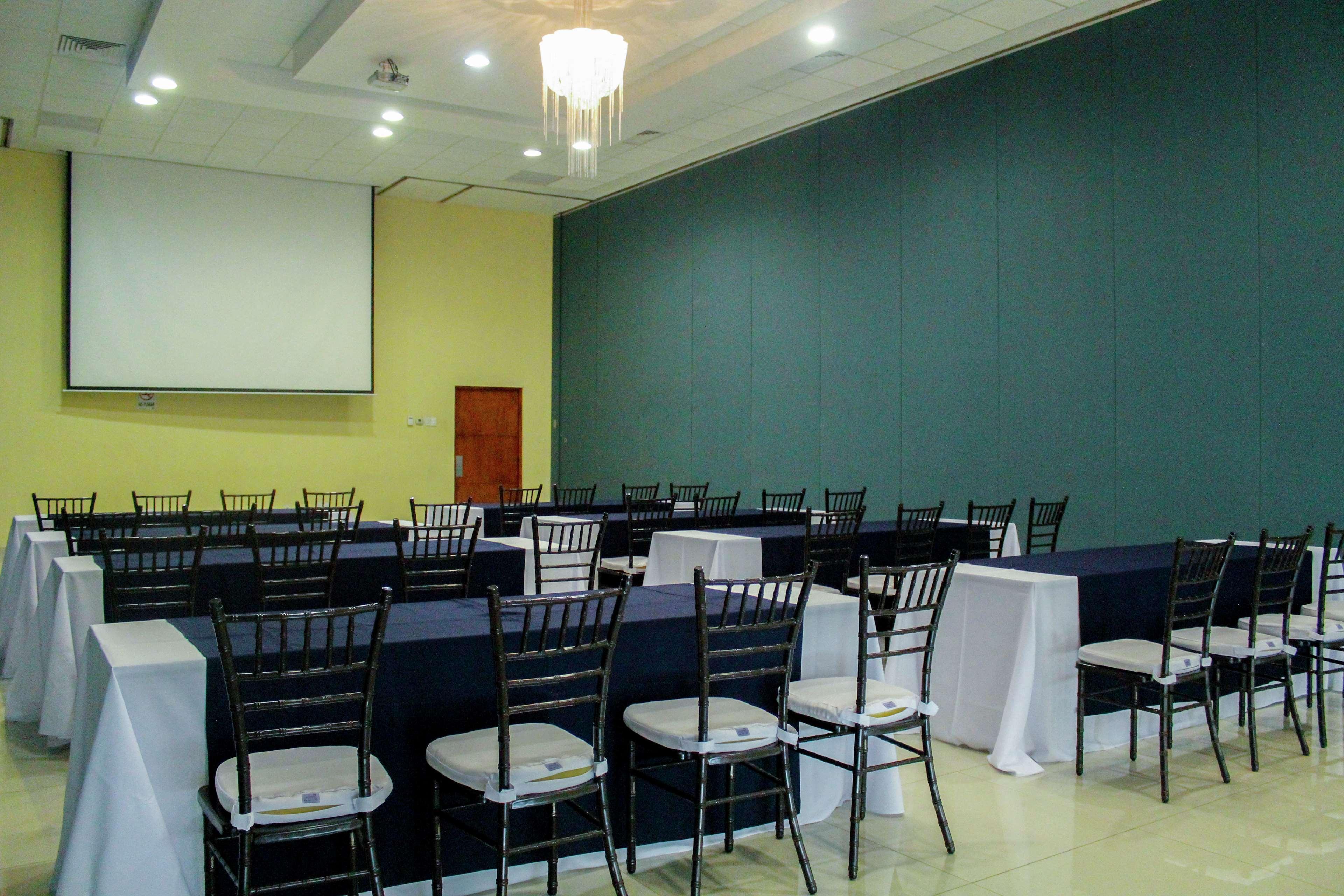 Hampton & By Hilton Aeropuerto 3* Aguascalientes