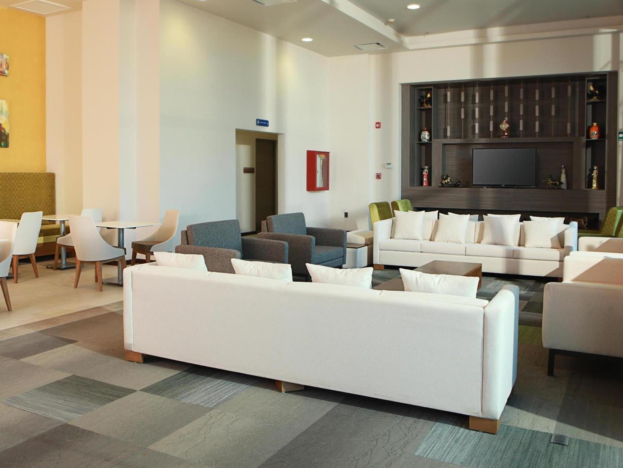 Hampton & By Hilton Aeropuerto Hotel 3*