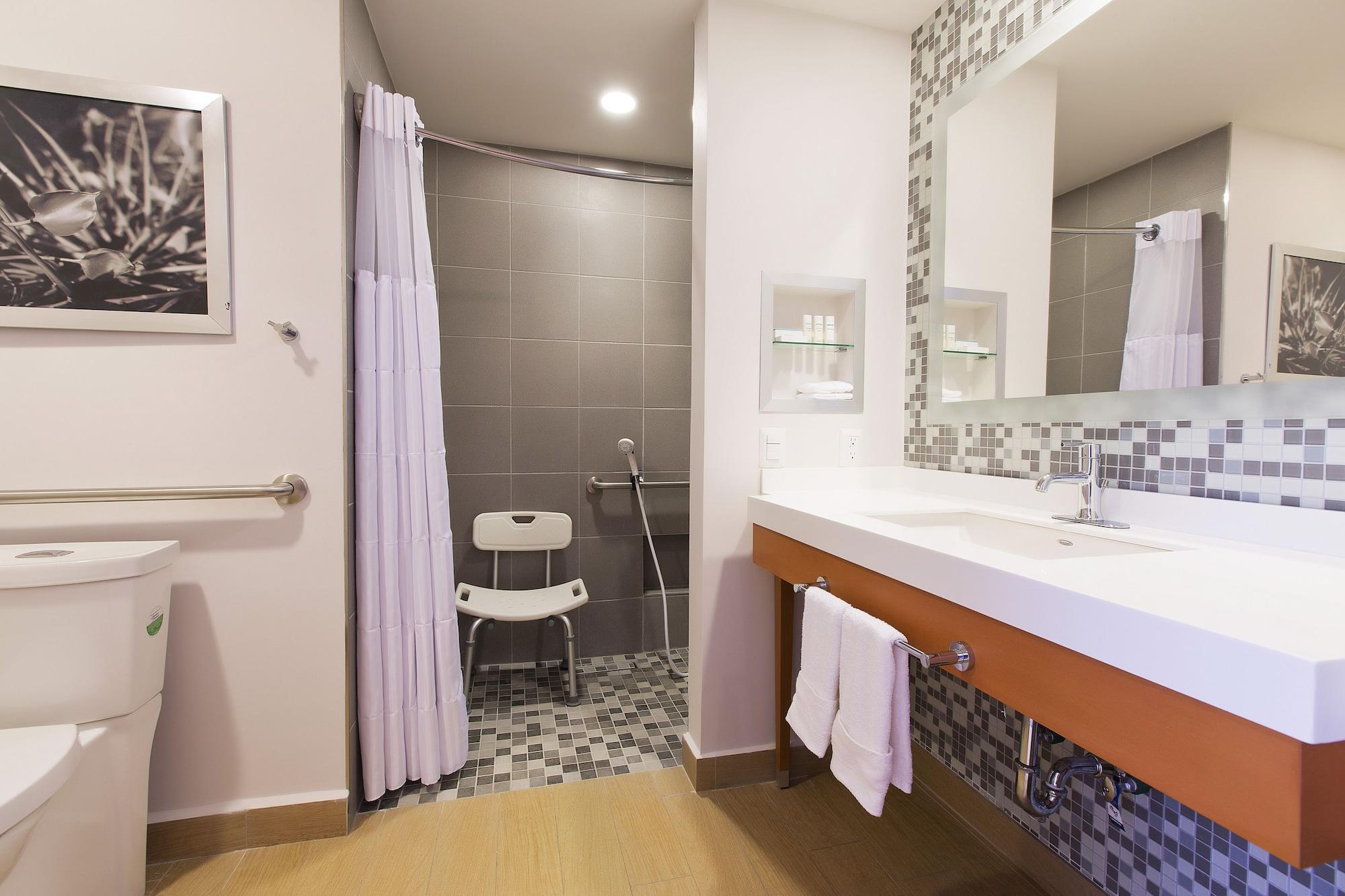 Hampton & By Hilton