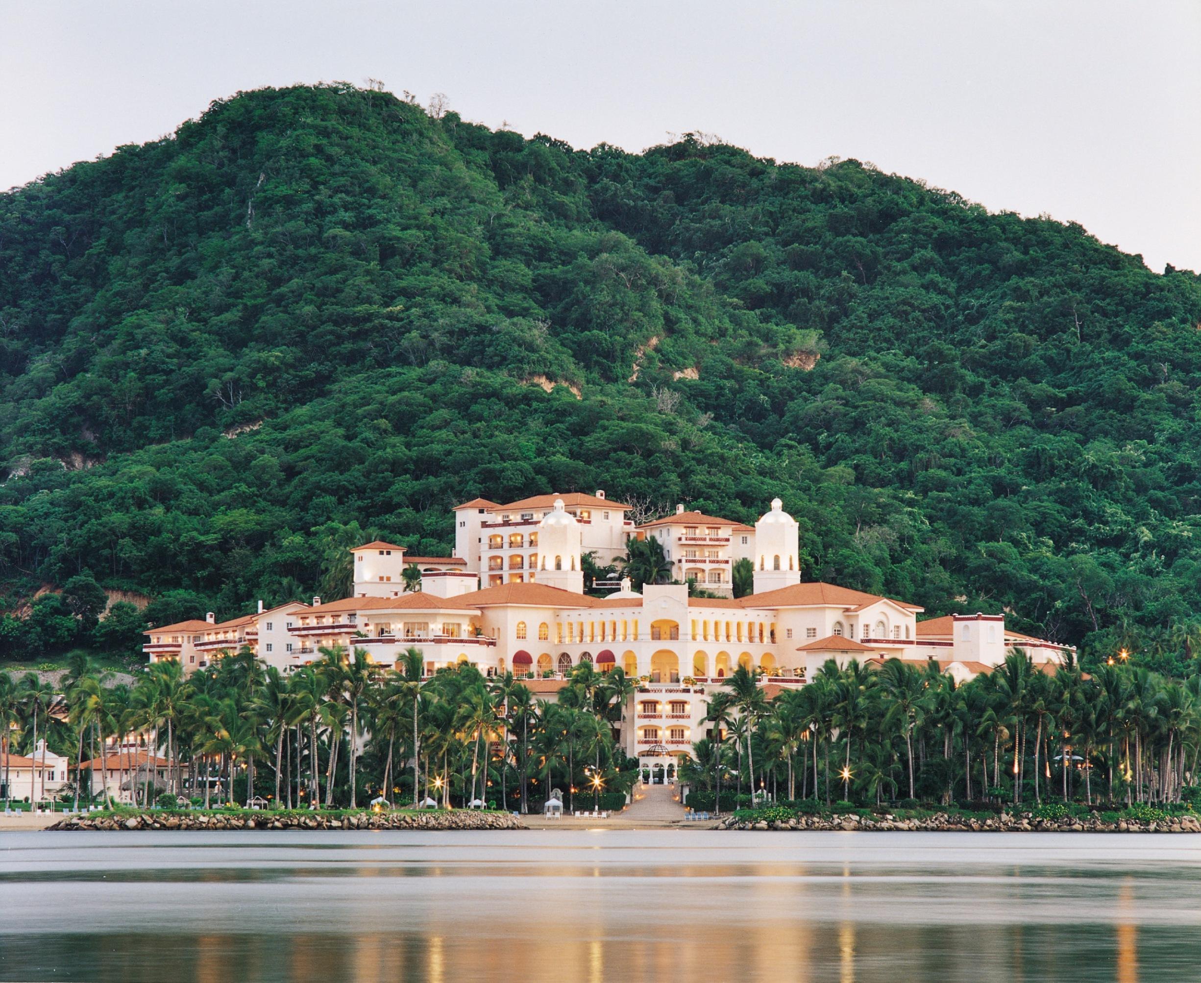 Hotel Grand Isla Navidad Golf & With Marina Barra de Navidad