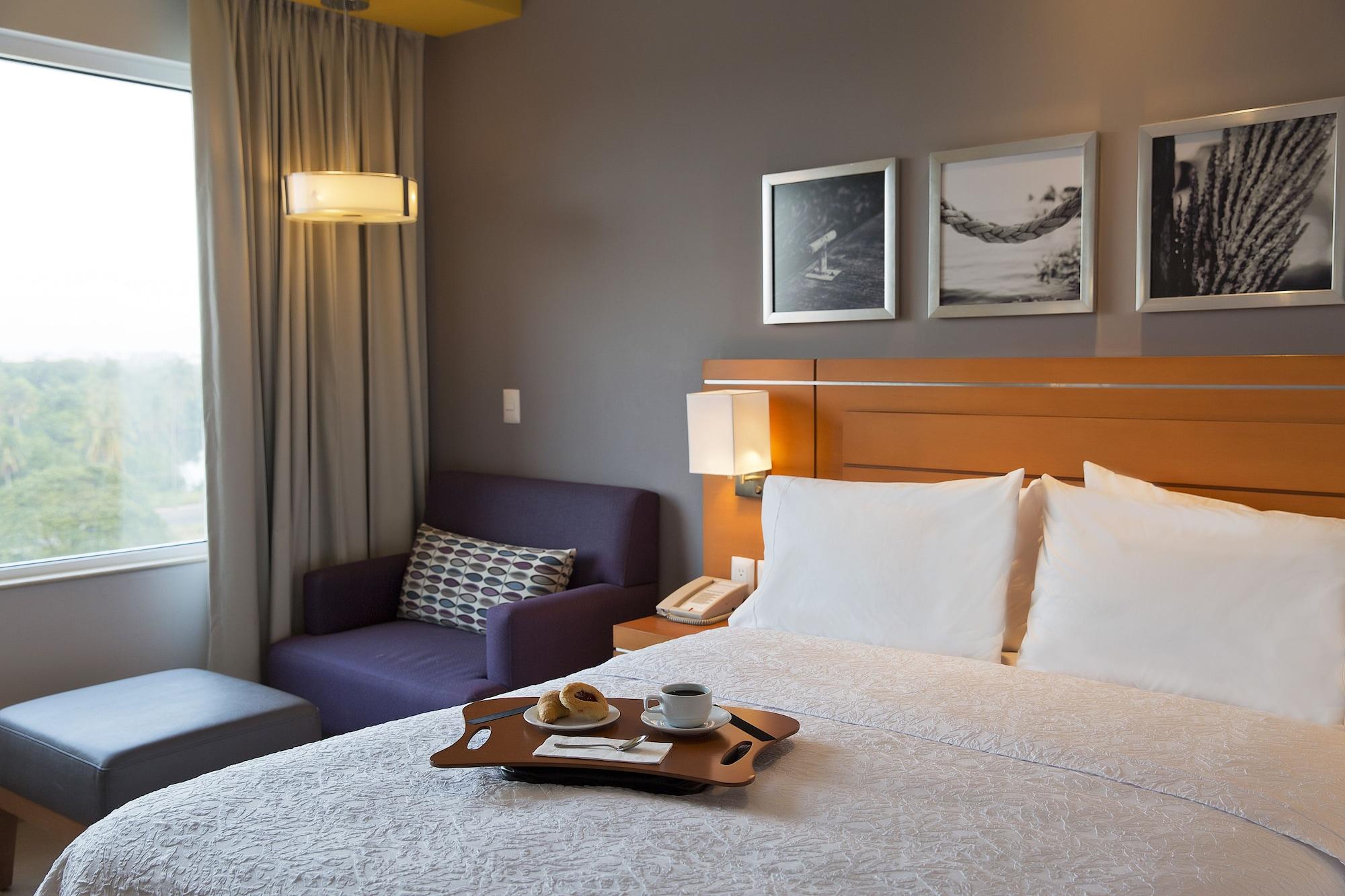 Hotel Hampton & By Hilton Paraiso
