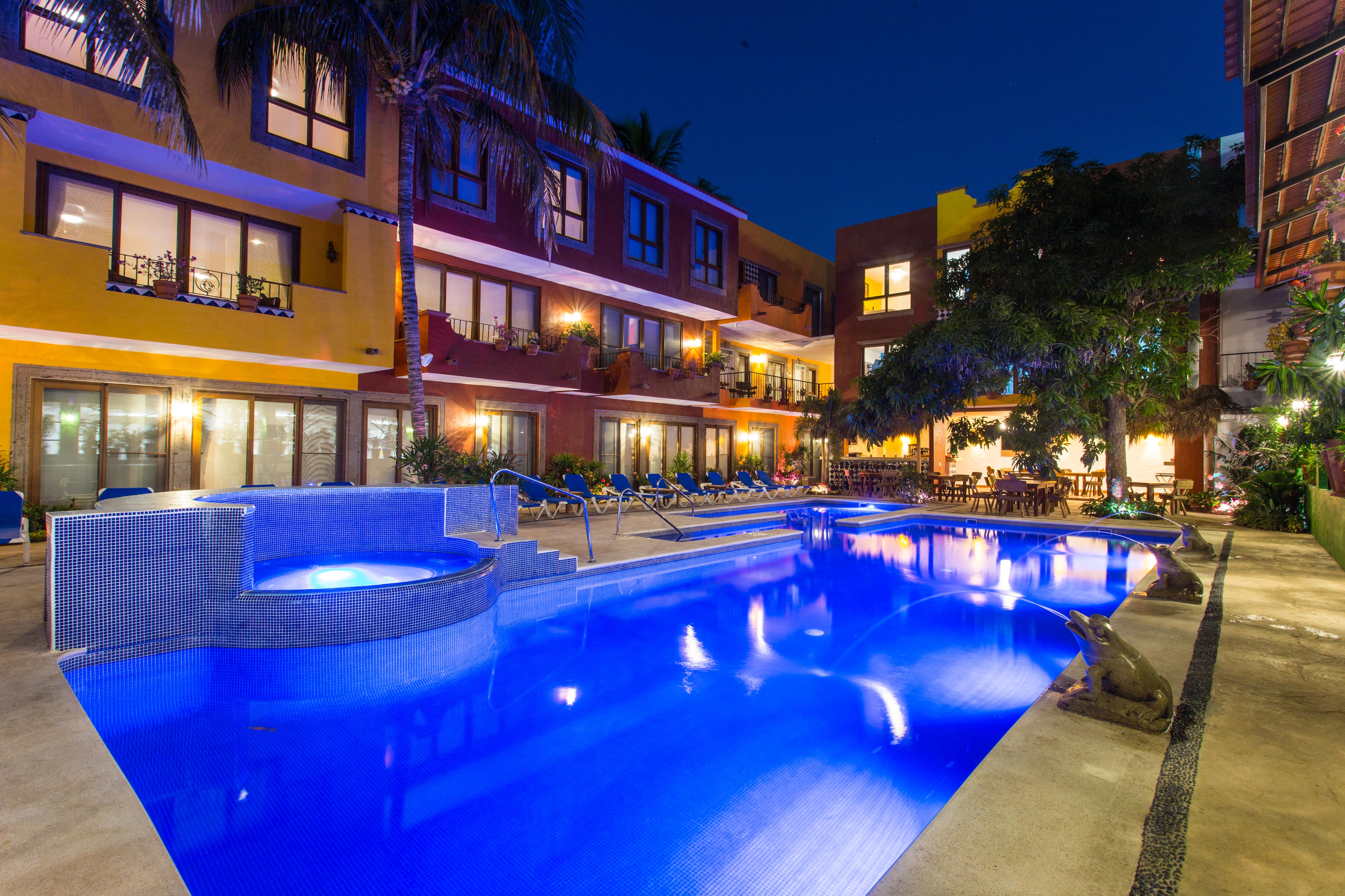 Casa Loteria: Colorful Family Retreat With Pool In Pueblito Hotel 4*