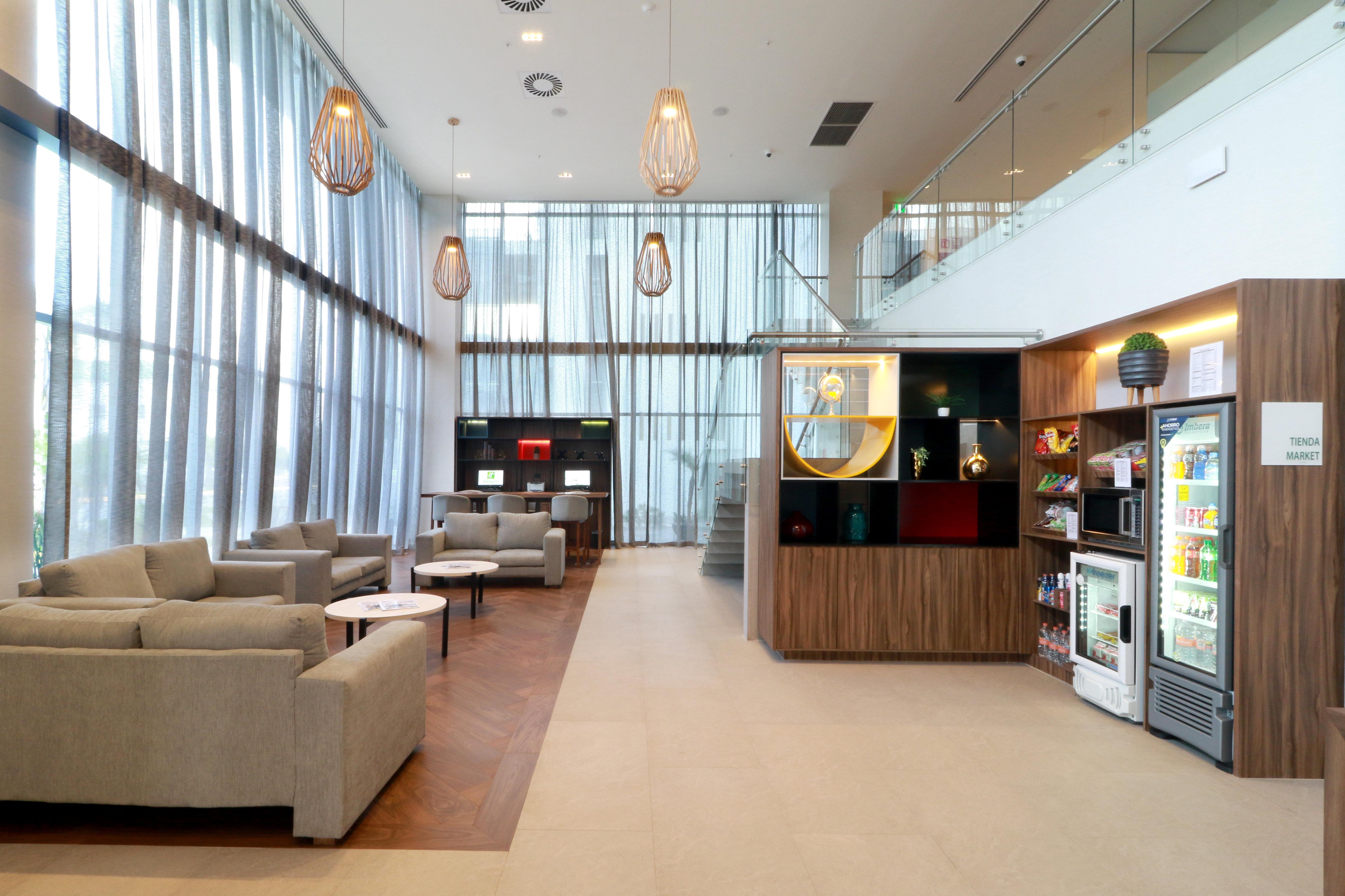 & - Monterrey Zona Airport By Ihg
