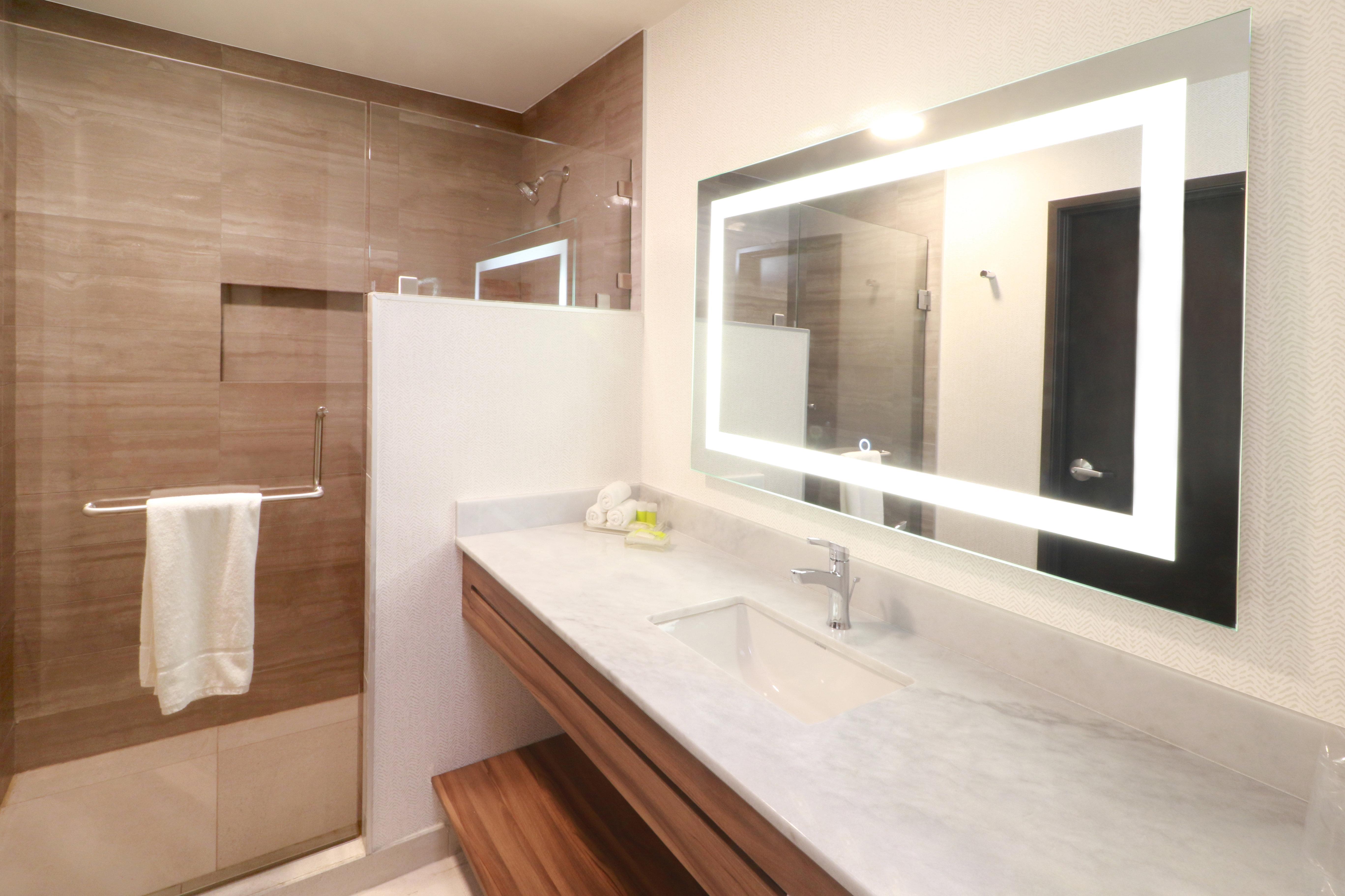 & - Monterrey Zona Airport By Ihg Hotel