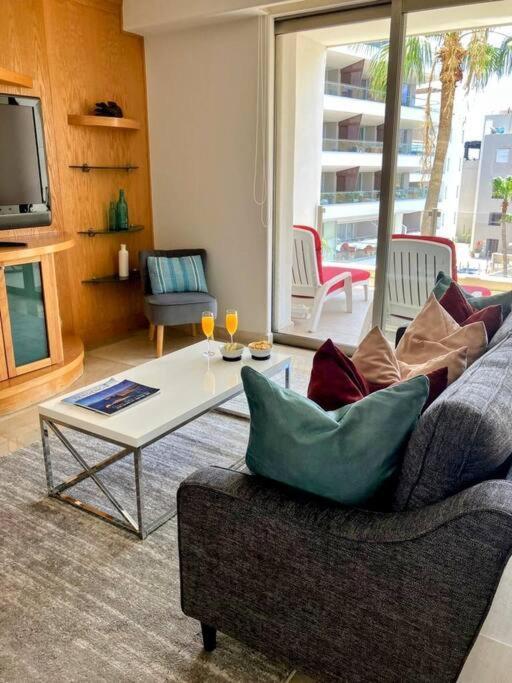 Apartment 2bd & 2ba One Medano Kathys Cabo San Lucas