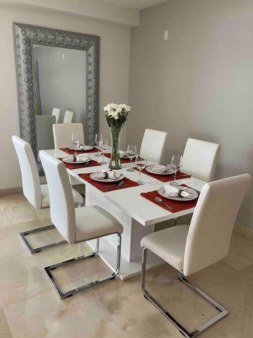 2bd & 2ba One Medano Kathys Apartment *