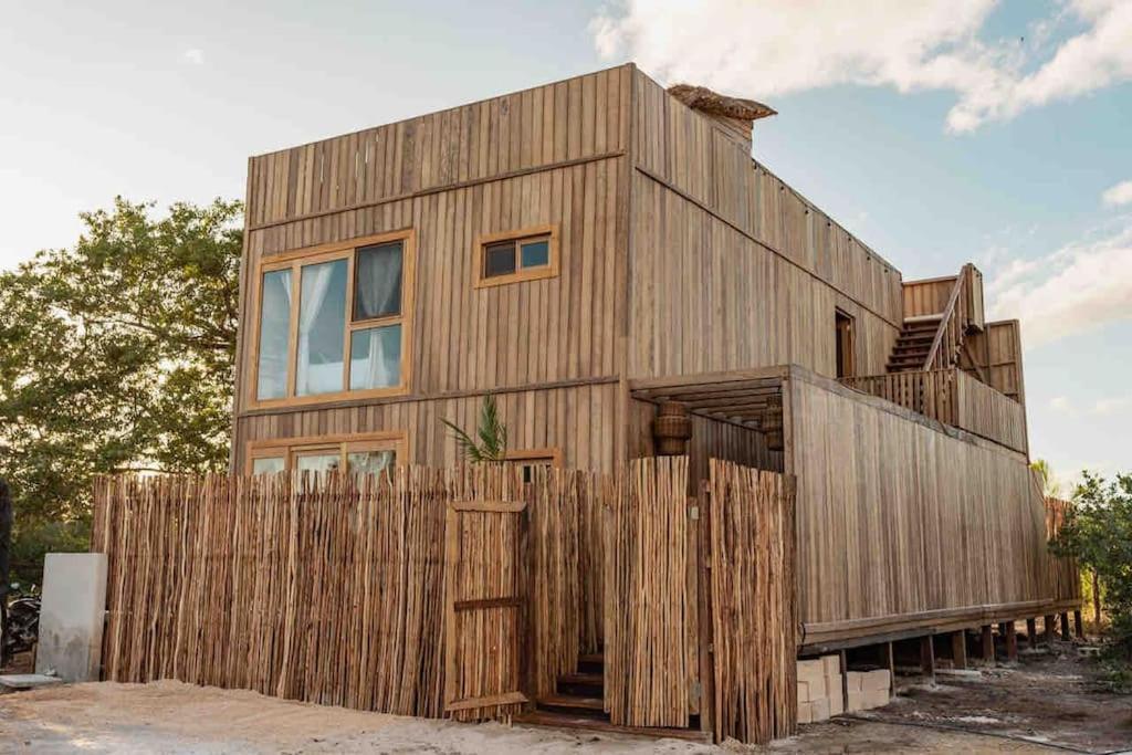 Laisla Villa *