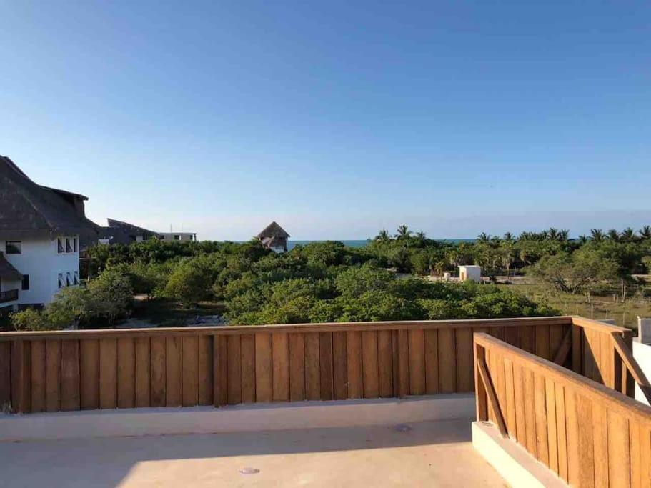 Laisla Villa