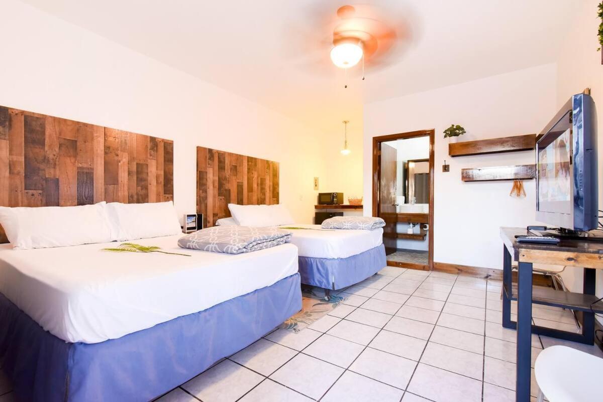 Habitacion Doble Playa Bonita-calle 13-bar. Wow 3*