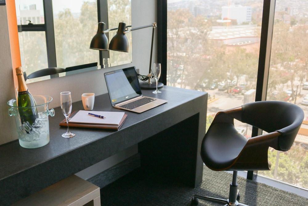 Hotel Quartz &