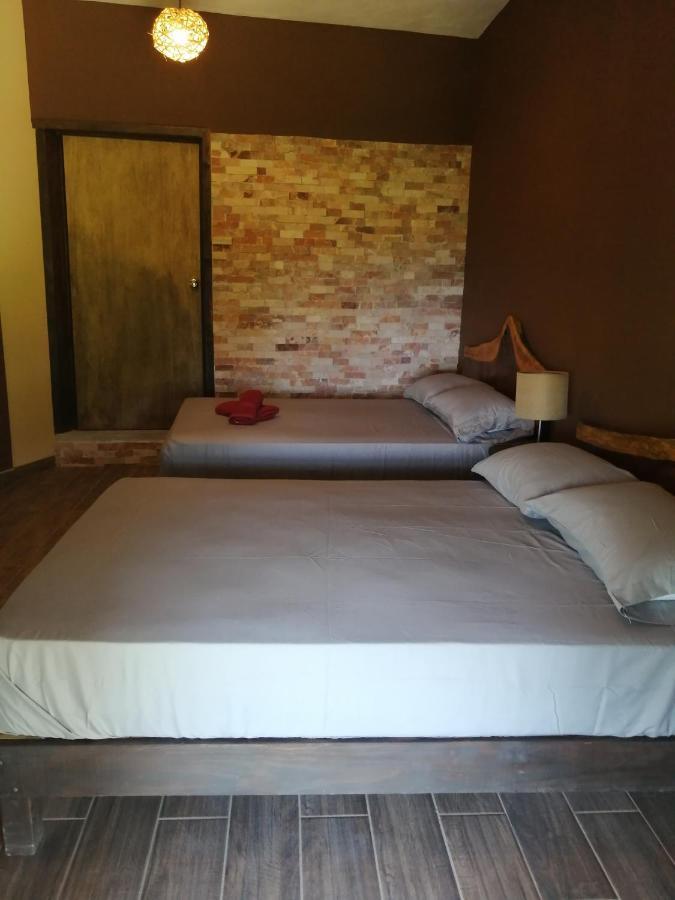 Capsule hotel Ave Fenix