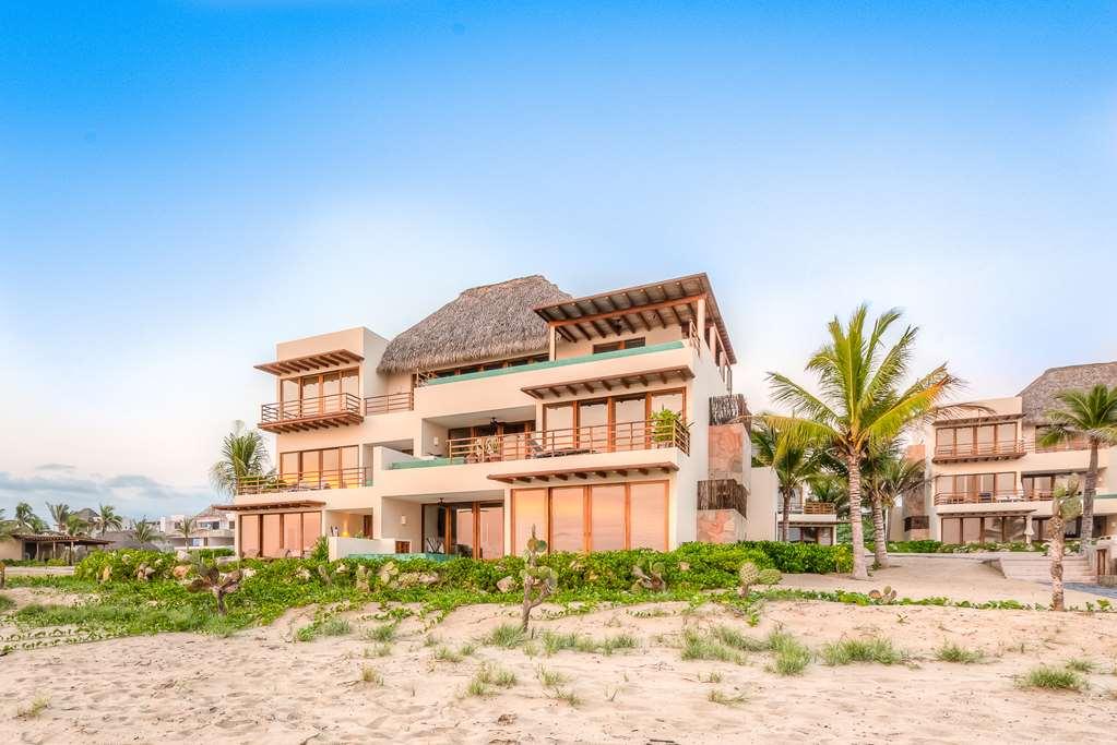 Marea Beachfront Hotel 5*