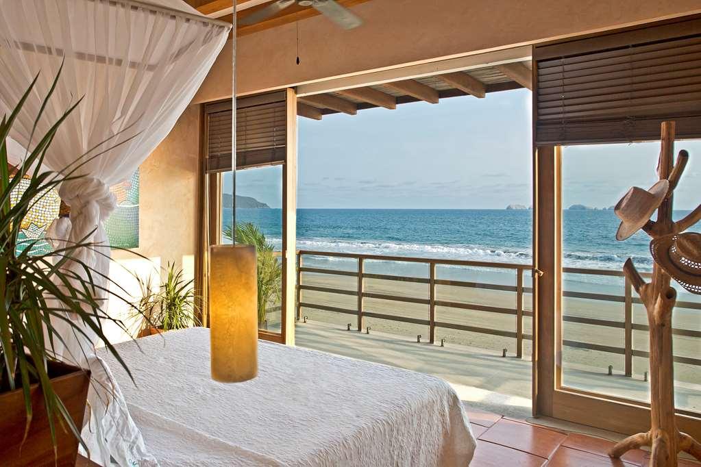 Marea Beachfront Hotel Zihuatanejo
