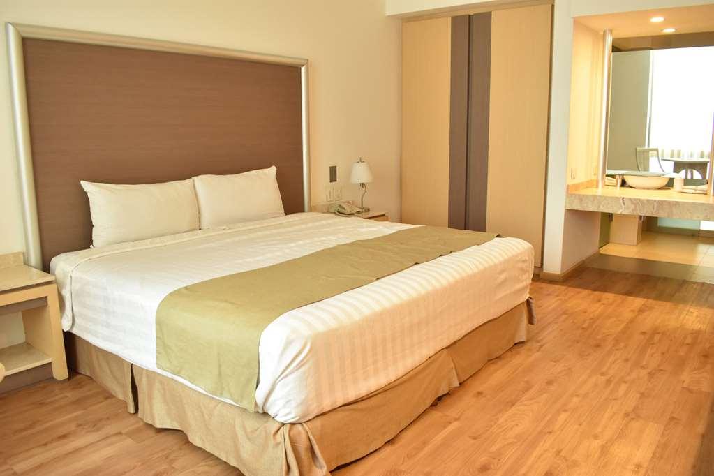 Ramada By Wyndham Santa Fe 4*
