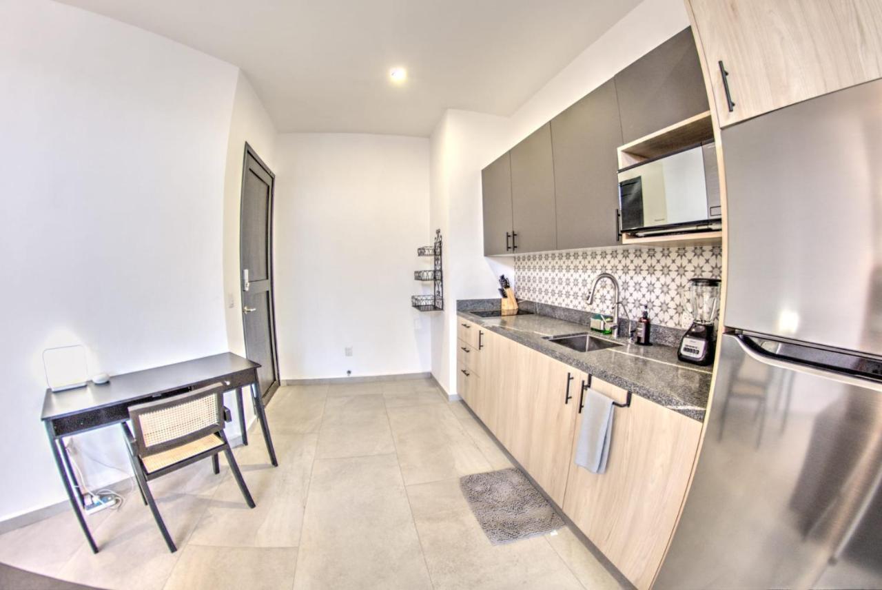 Estadios - Only 3 Blocks To