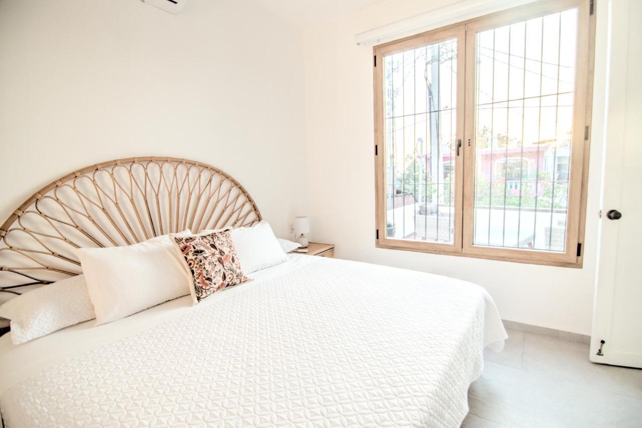 Estadios - Only 3 Blocks To Apartment *