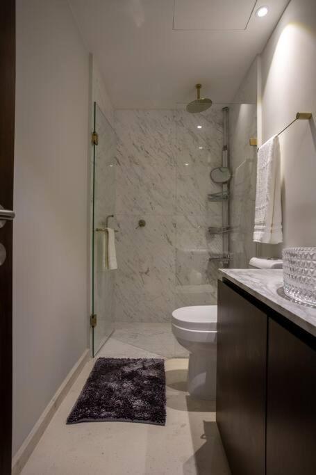 Luxurious Private Getaway Apartment *
