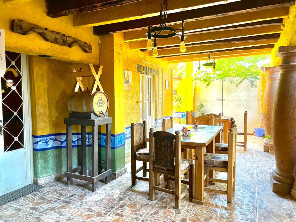 Siete Nogales Con Bano Compartido Hotel