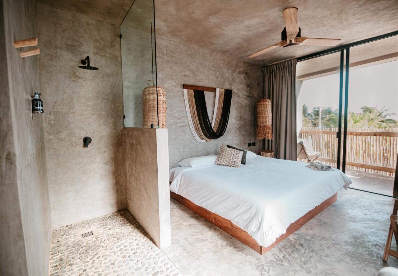 Dos Mares Barefoot Hotel