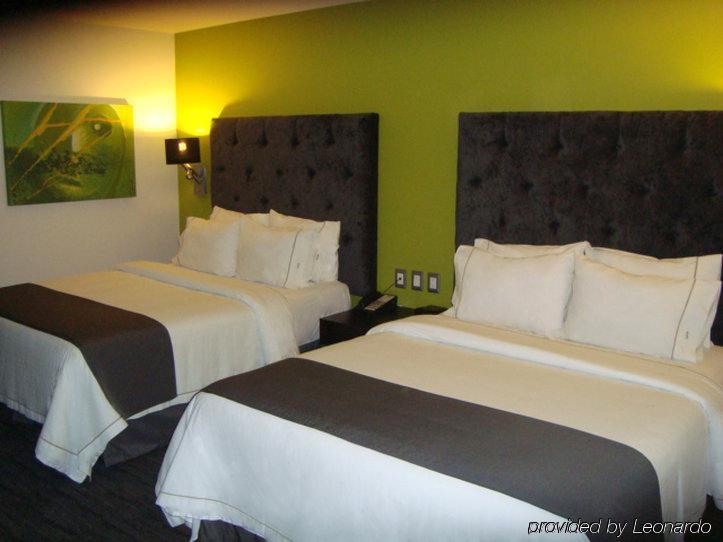 Hotel Express Galerias Metepec By Ihg 3*