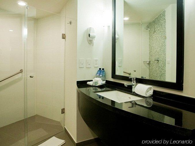 Hotel Express Galerias Metepec By Ihg