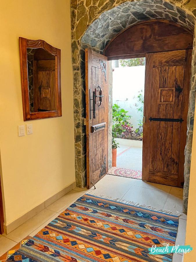 Casa Colibri - Private Beachfront Oasis Holiday home