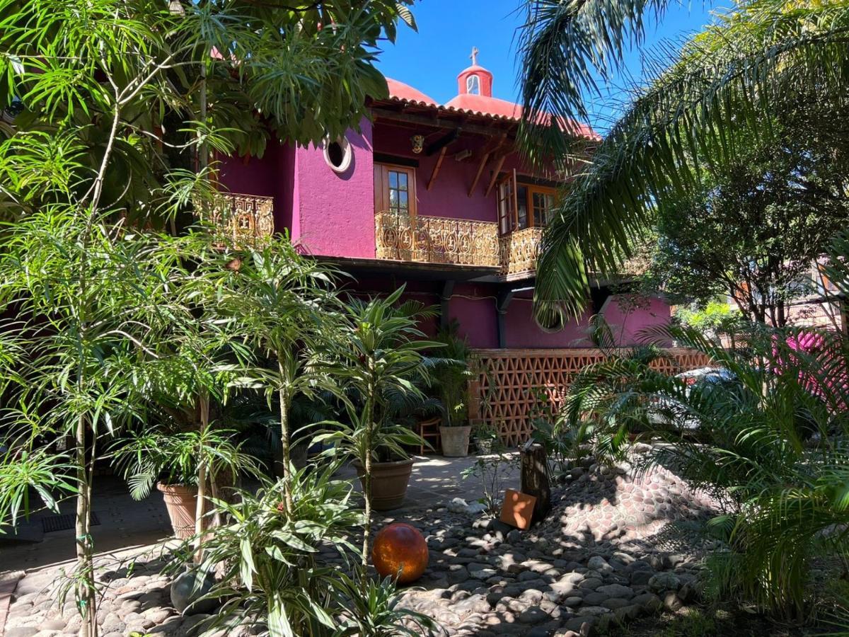 Hotel Etnico Local House