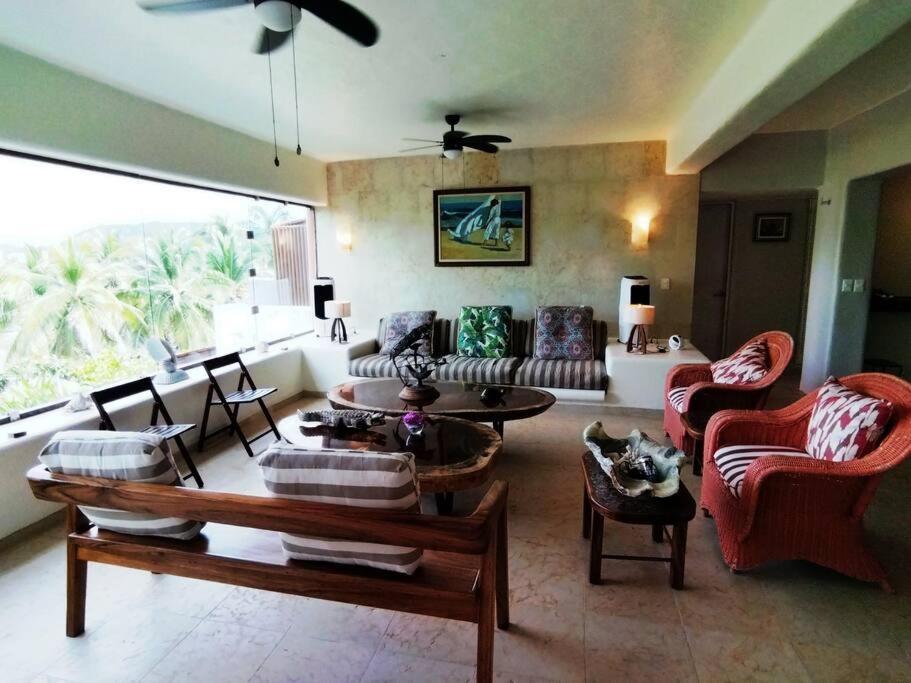Ixtapa Zihuatanejo Alegria Y Familia *